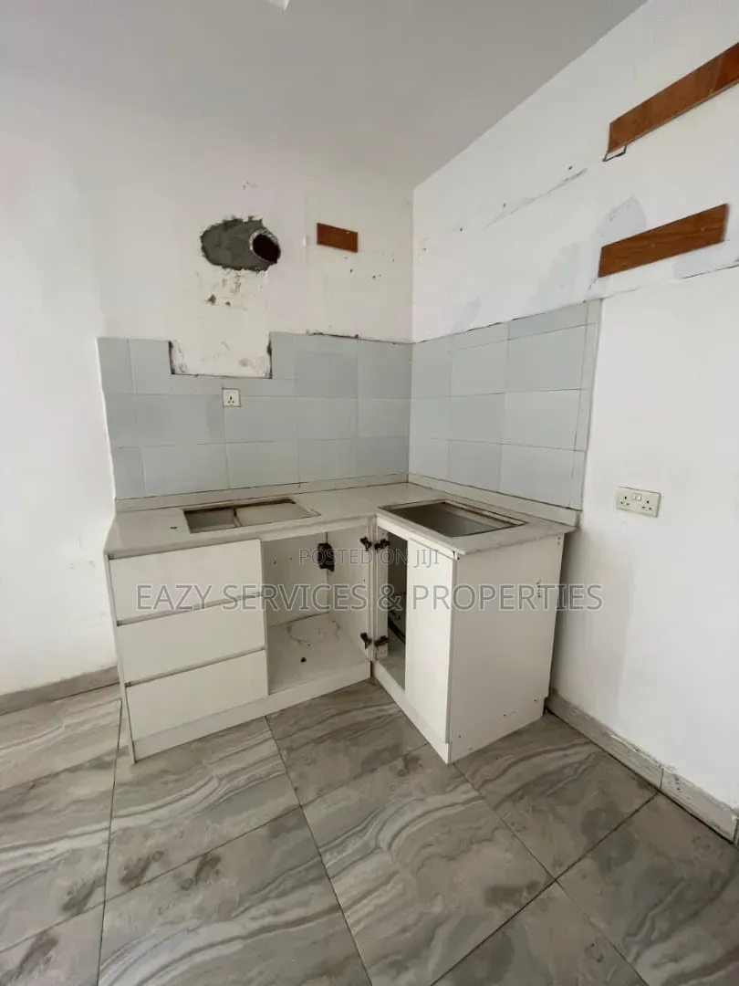 Mini Flat in Chevy View Estate, Chevron for rent