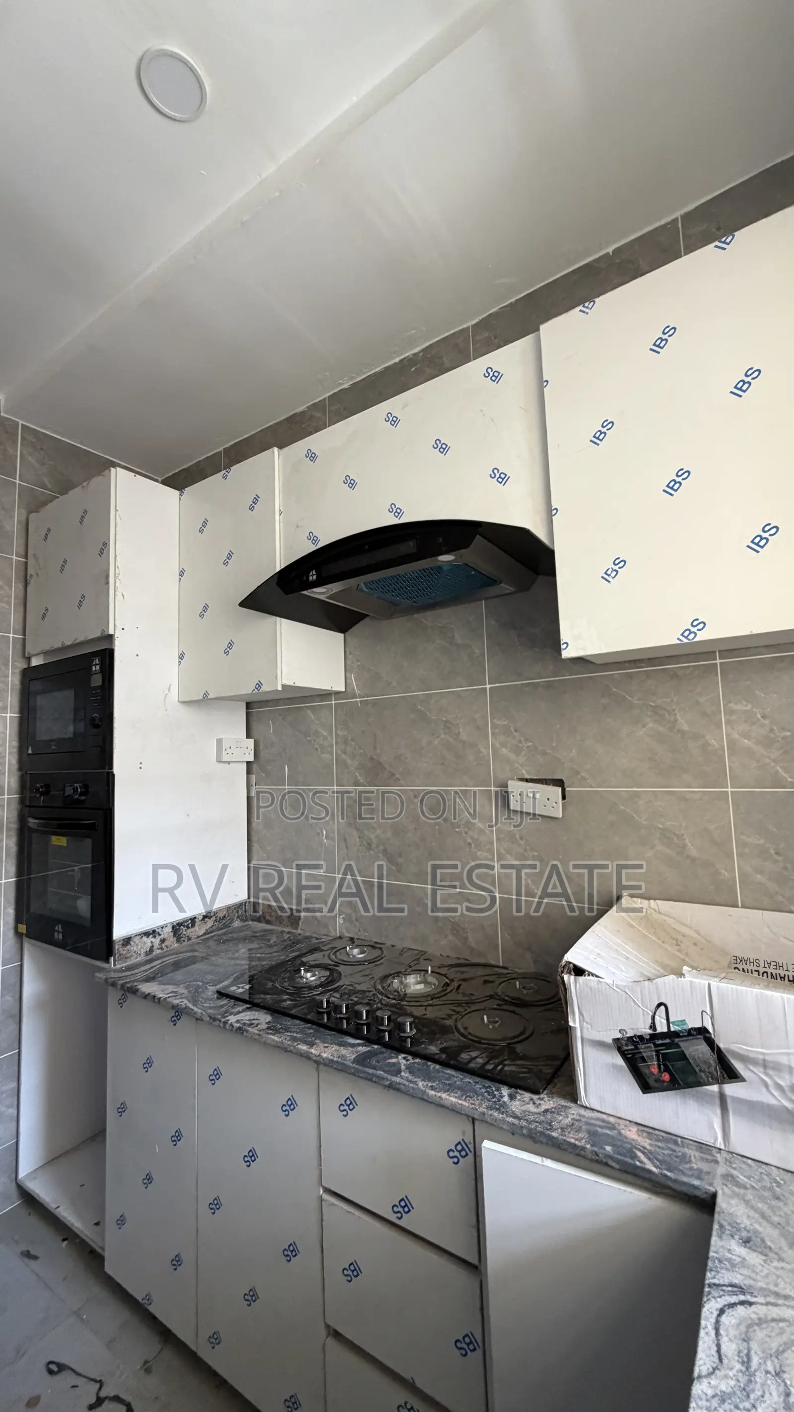 2bdrm Apartment in Surulere for sale