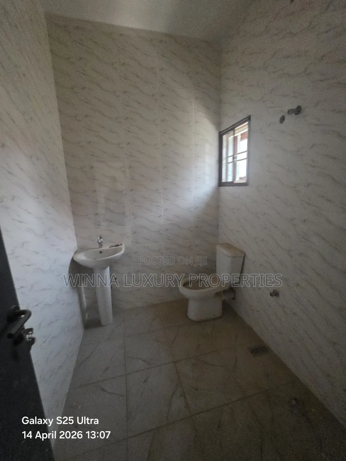 4bdrm Duplex in Csl Royal Homes, Lugbe District for sale