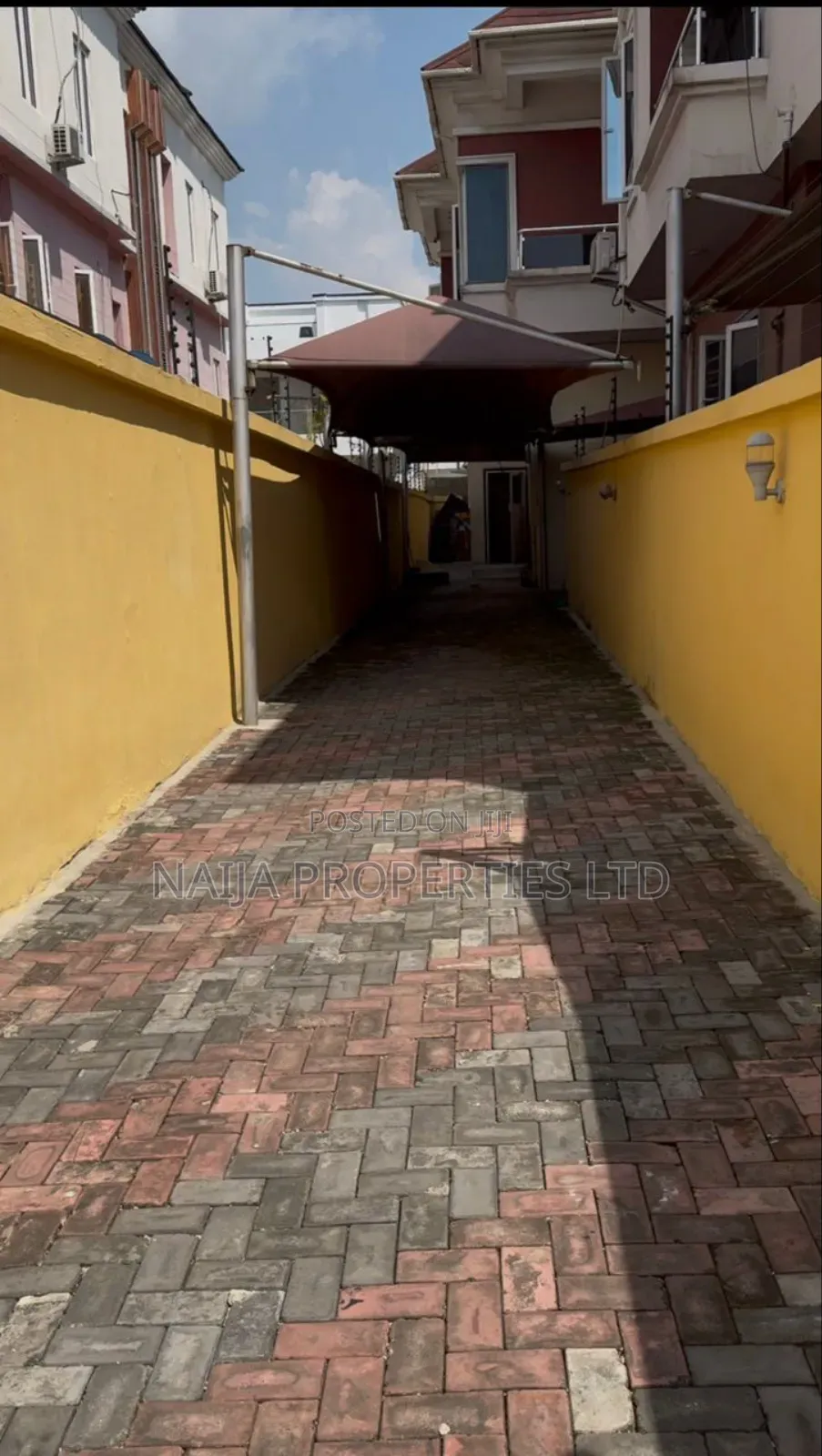 4bdrm Duplex in Chevron Alternative for sale