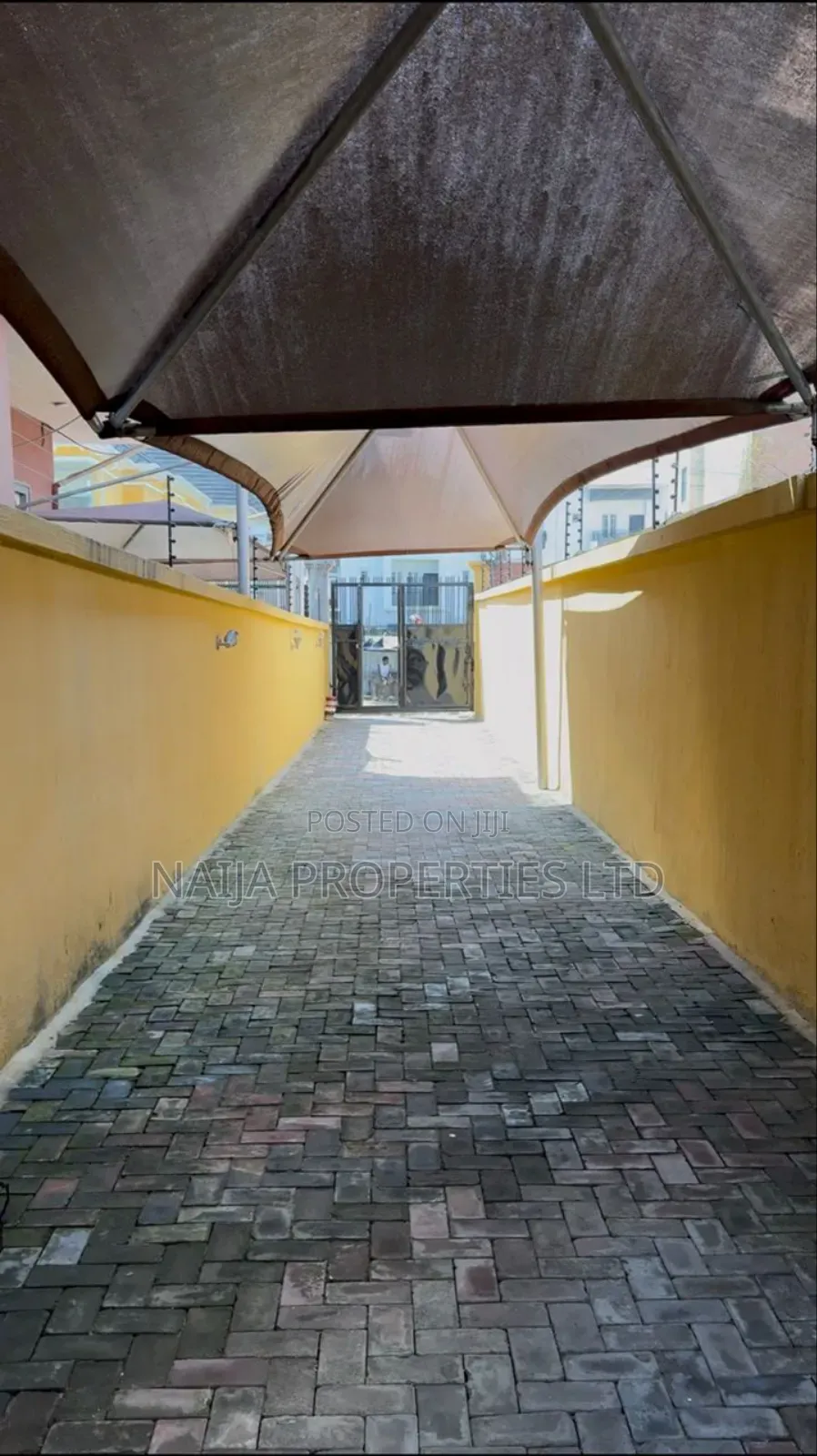 4bdrm Duplex in Chevron Alternative for sale