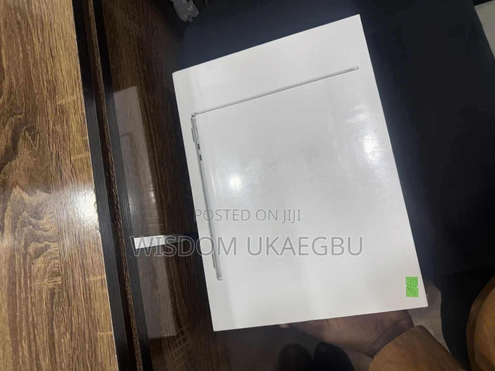 New Laptop Apple MacBook Air 2022 M2 8GB Apple M2 SSD 512GB