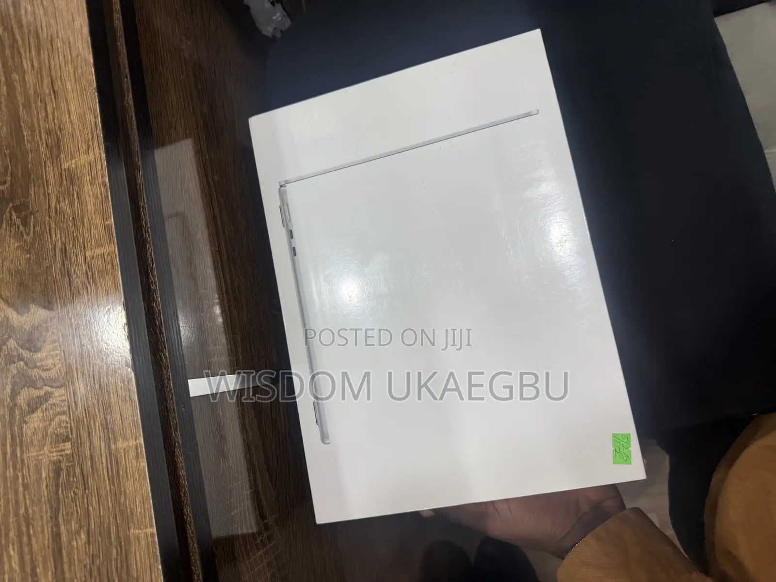 New Laptop Apple MacBook Air 2022 M2 8GB Apple M2 SSD 512GB