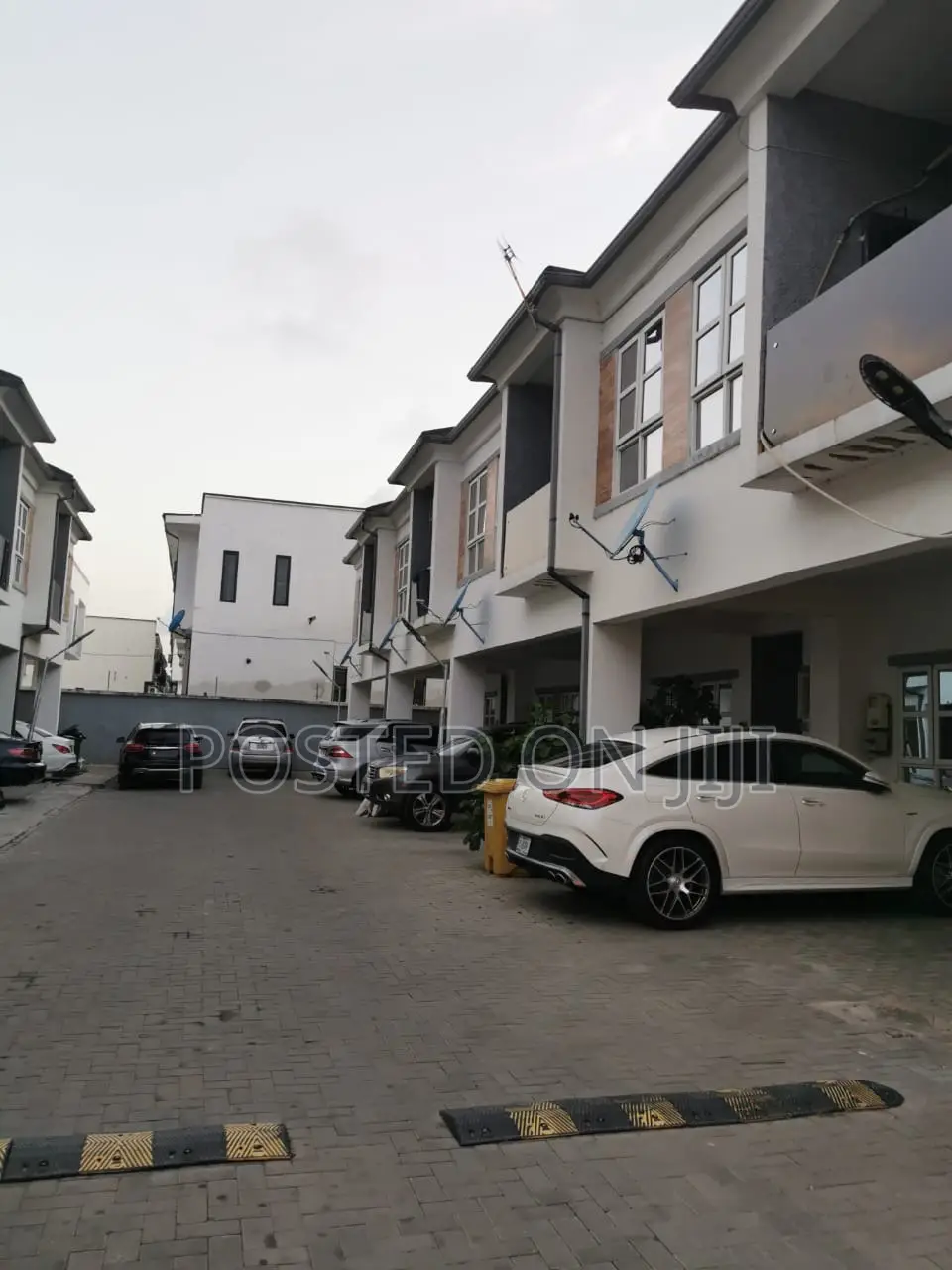 4bdrm Shared Apartment in Orchid, Ikota for rent