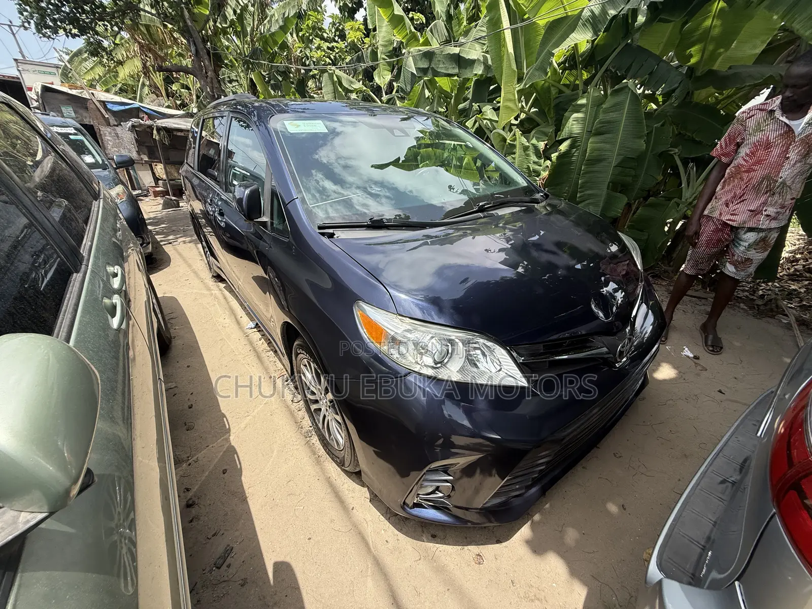 Toyota Sienna XLE AWD (3.5L 6cyl 8A) 2018 Blue