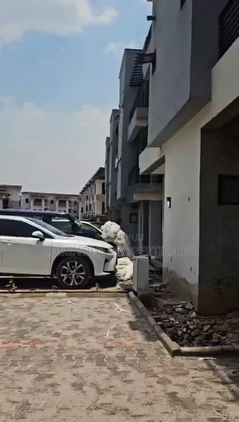 4bdrm Duplex in Tangerine Exquisite, Life Camp for sale