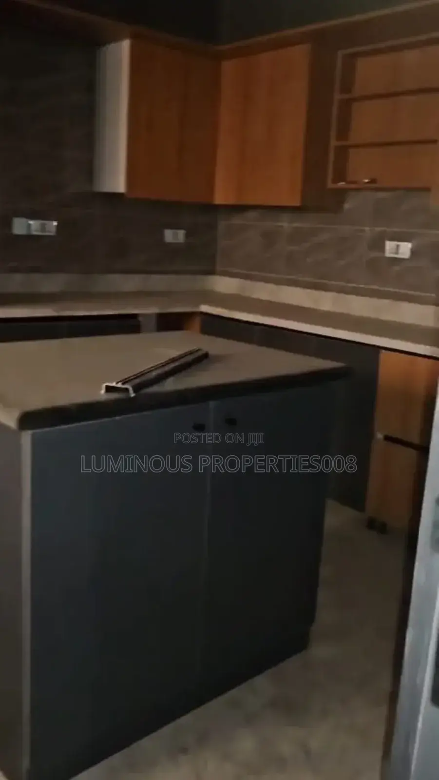 4bdrm Duplex in Tangerine Exquisite, Life Camp for sale