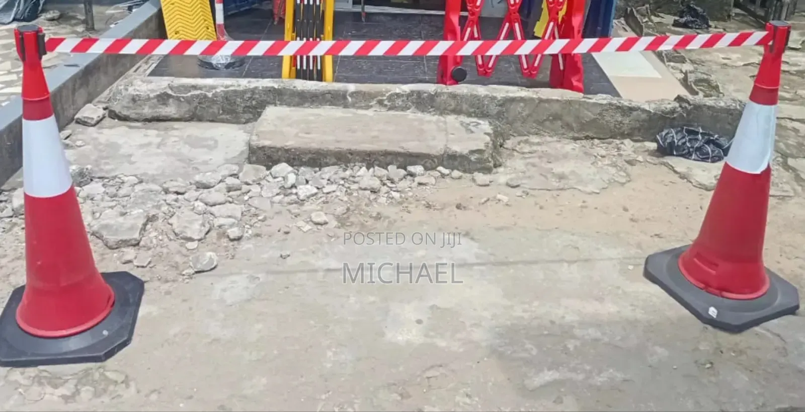 Retractable Barrier Belt Stanchion