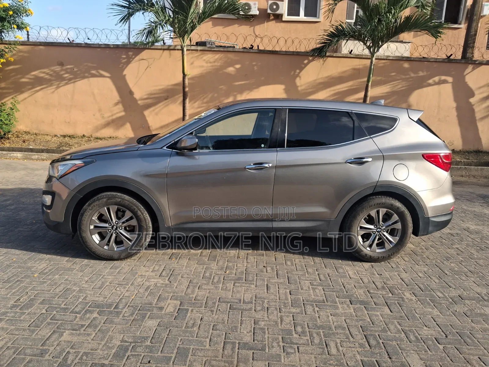Hyundai Santa Fe Limited 4dr SUV (3.3L 6cyl 6A) 2015 Gray