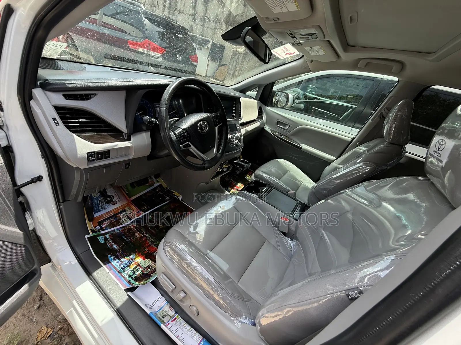 Toyota Sienna XLE Premium 8 Passenger FWD 2020 White