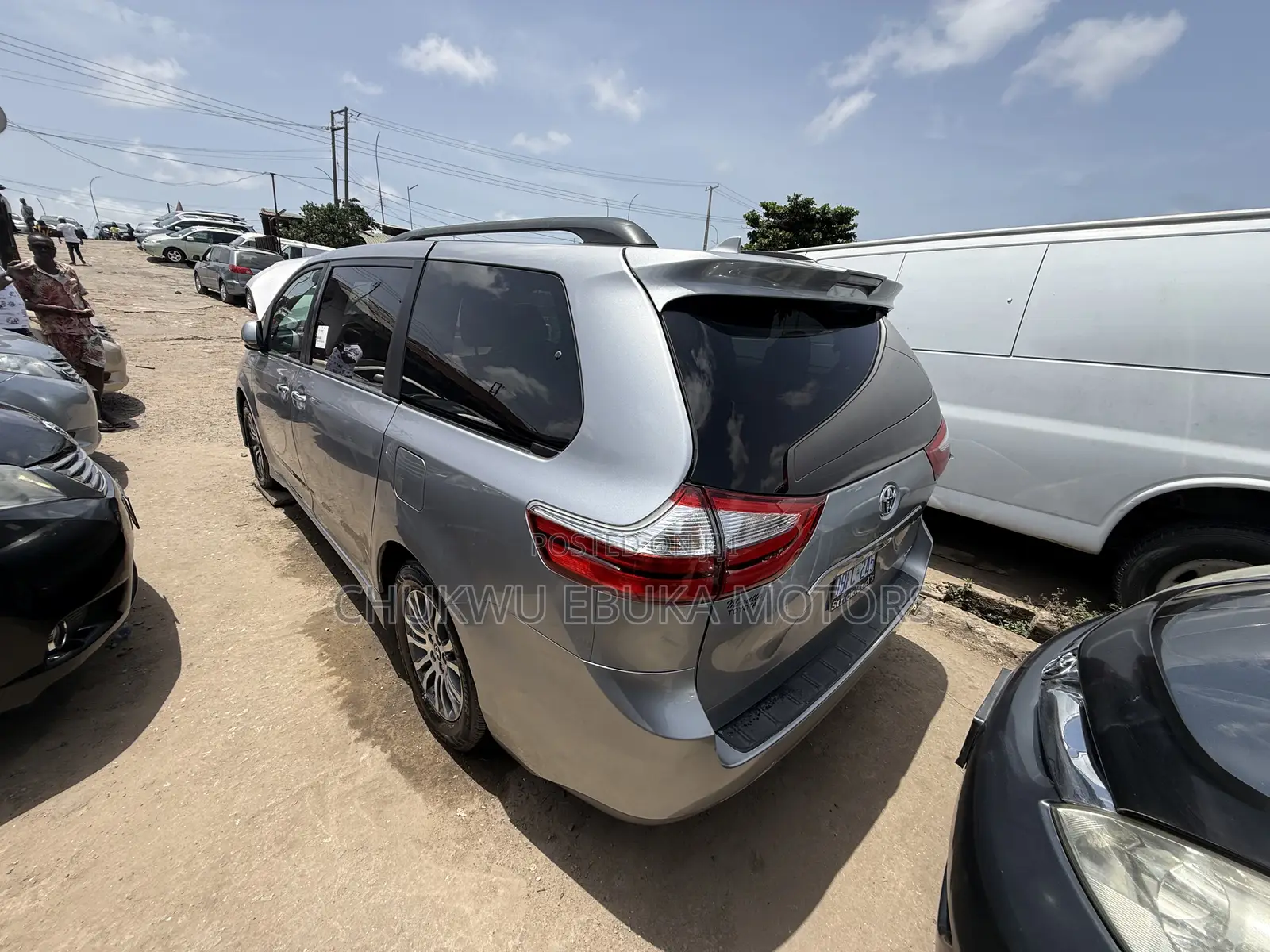 Toyota Sienna XLE AWD (3.5L 6cyl 8A) 2018 Silver