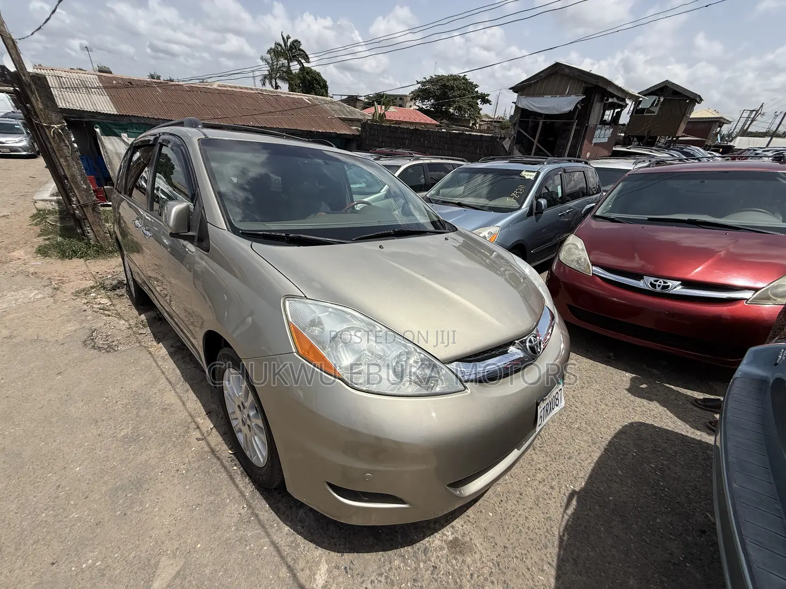 Toyota Sienna XLE 7 Passenger 2010 Gold