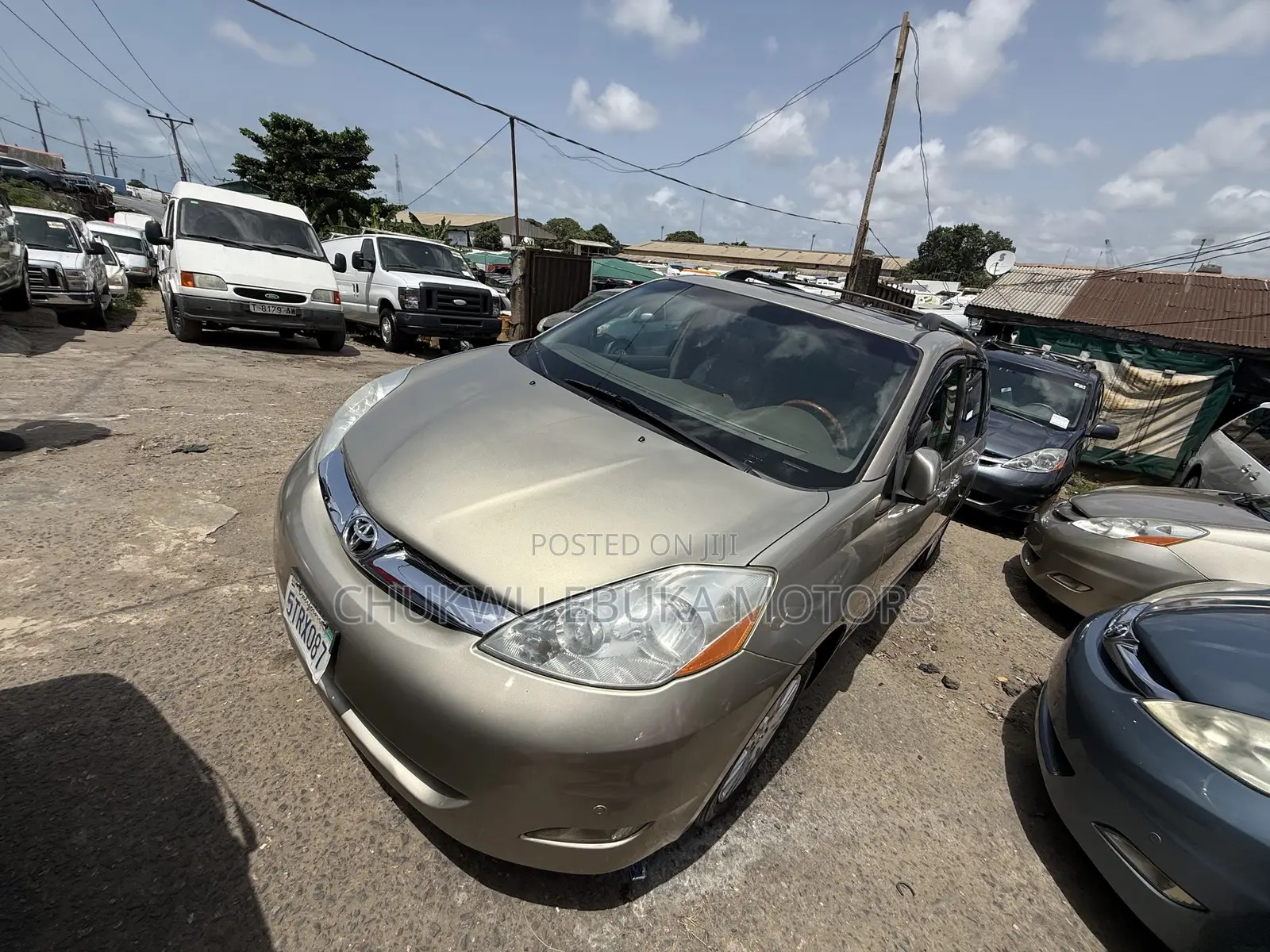 Toyota Sienna XLE 7 Passenger 2010 Gold