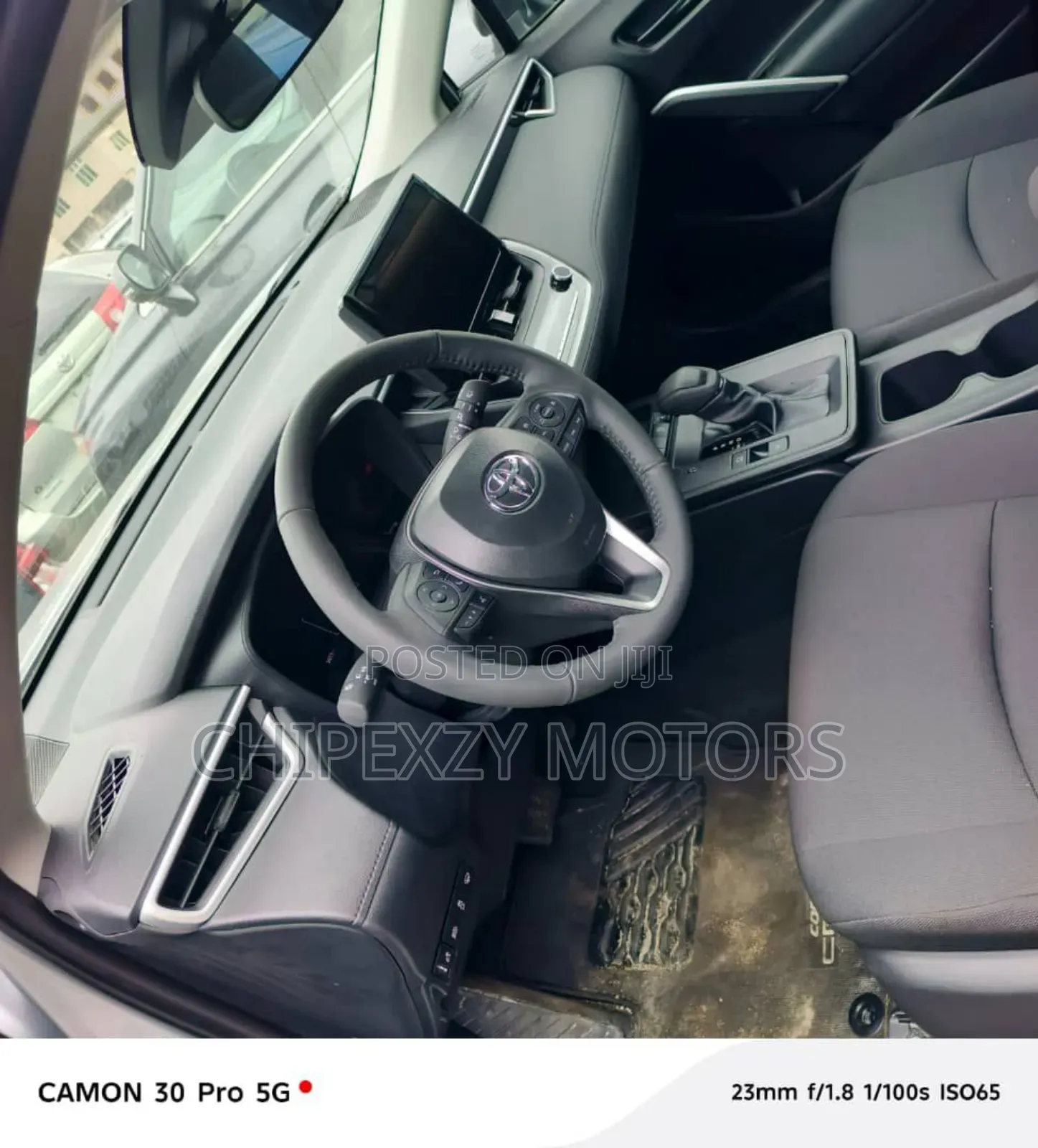 Toyota Corolla Cross LE AWD 2026 Silver