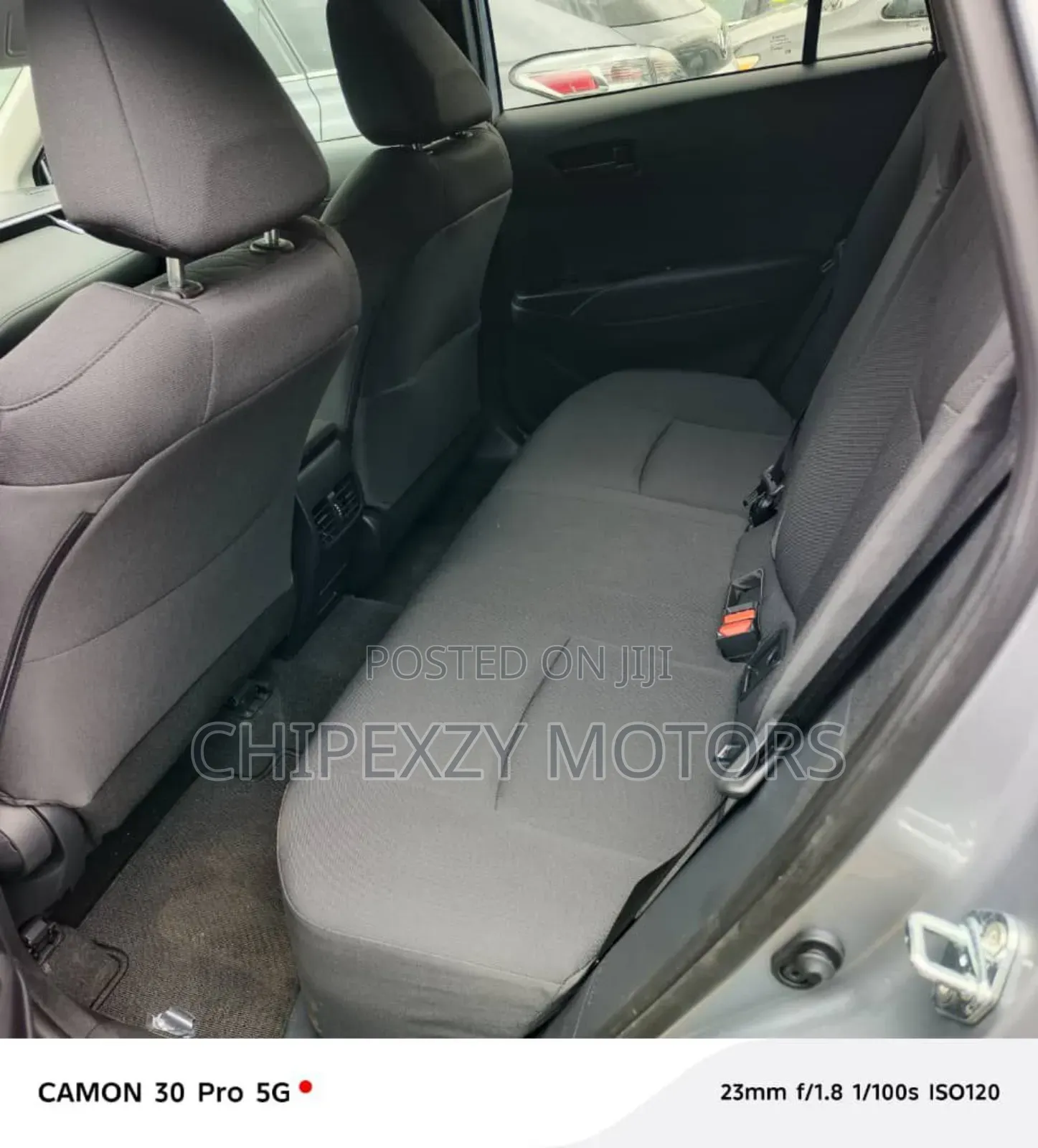 Toyota Corolla Cross LE AWD 2026 Silver