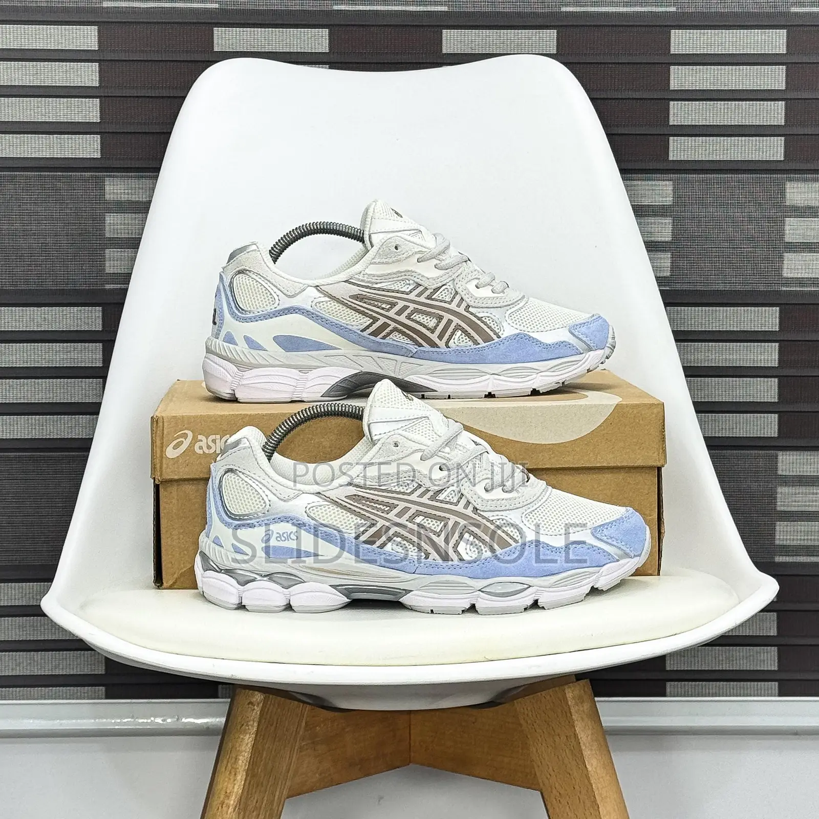 Asics Gel-Nyc Sneaker, Specifically in the "Cream/Cloud Grey