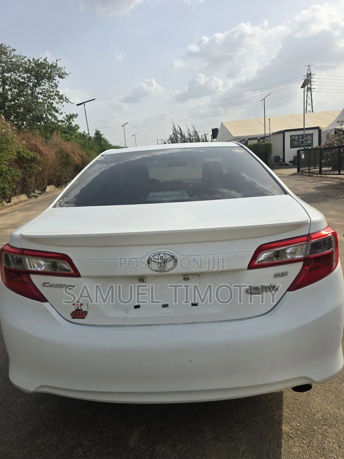 Toyota Camry SE 4dr Sedan (2.5L 4cyl 6A) 2014 White