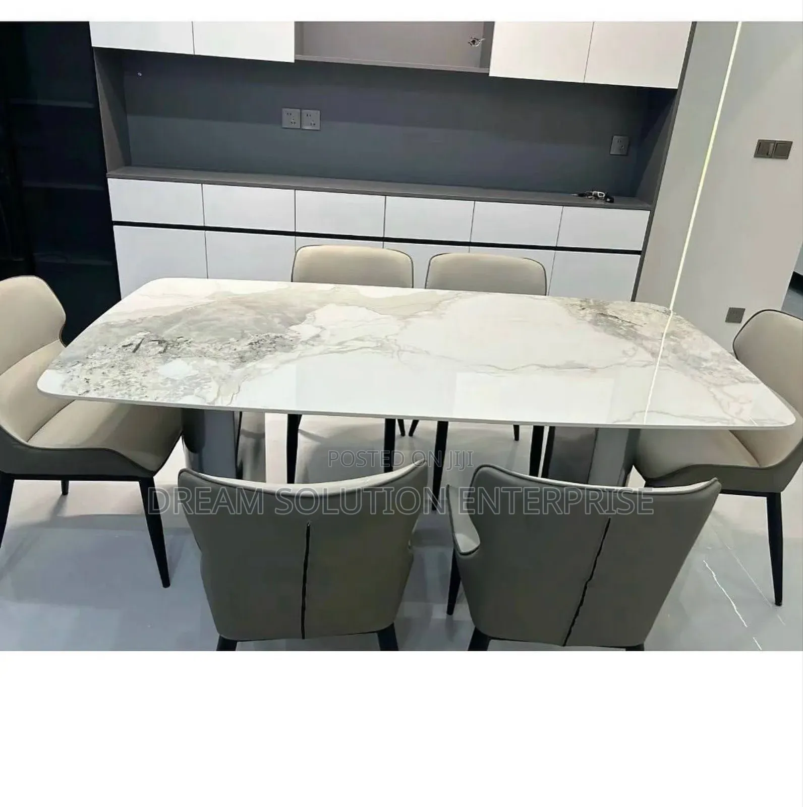 Quality Imported Foreign Dinning Table With Chairs