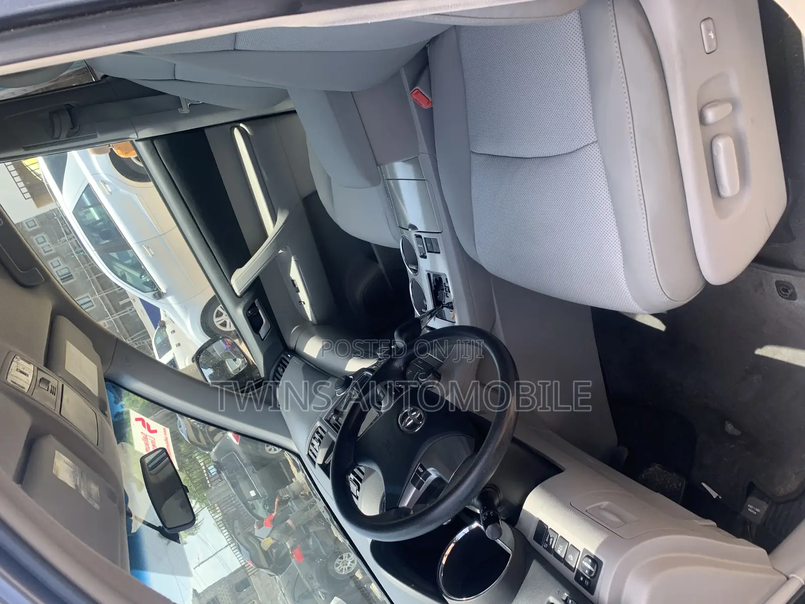 Toyota Highlander Limited 3.5l 4WD 2013 Gray