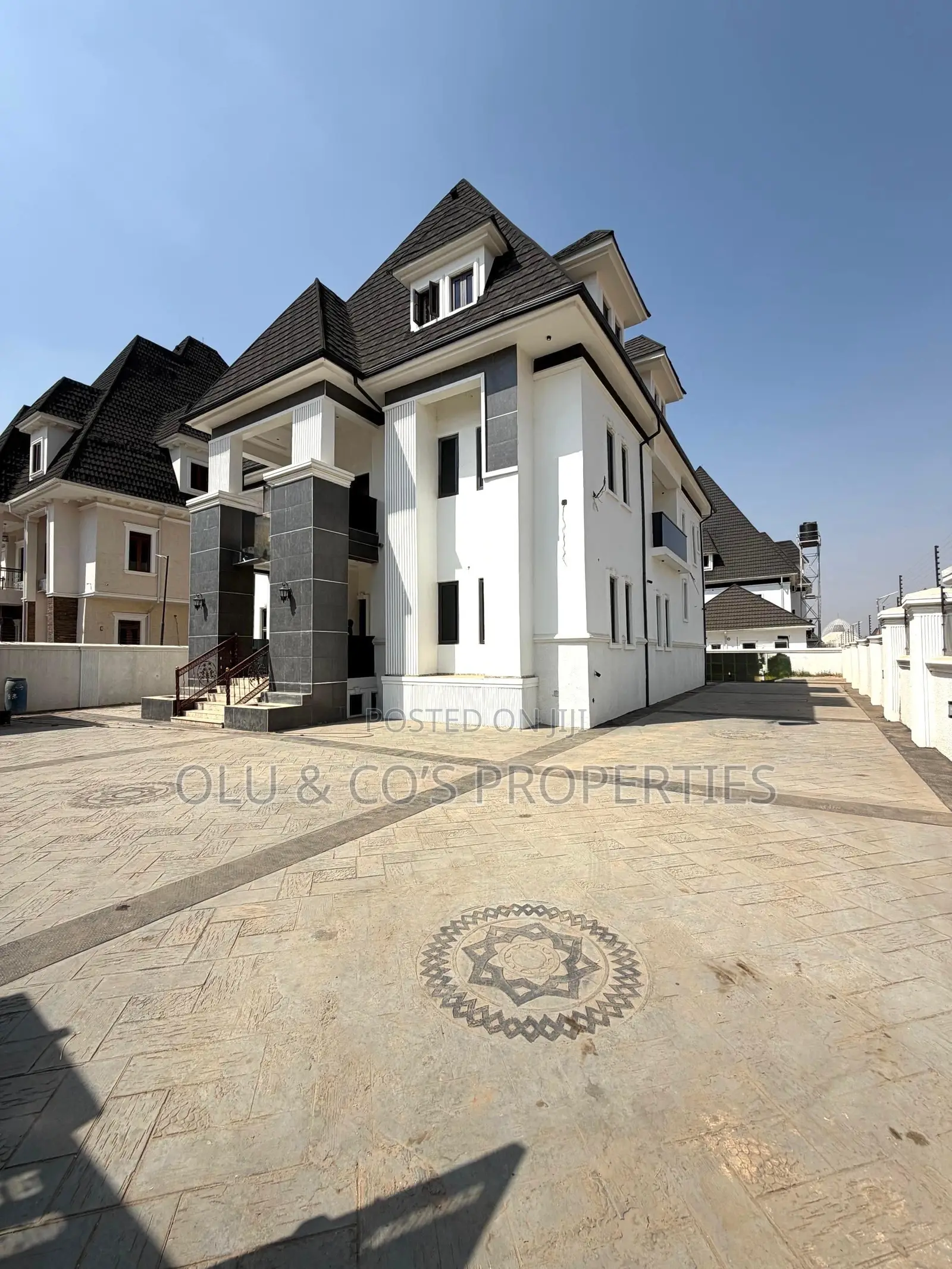 5bdrm Mansion in Gwarinpa for sale