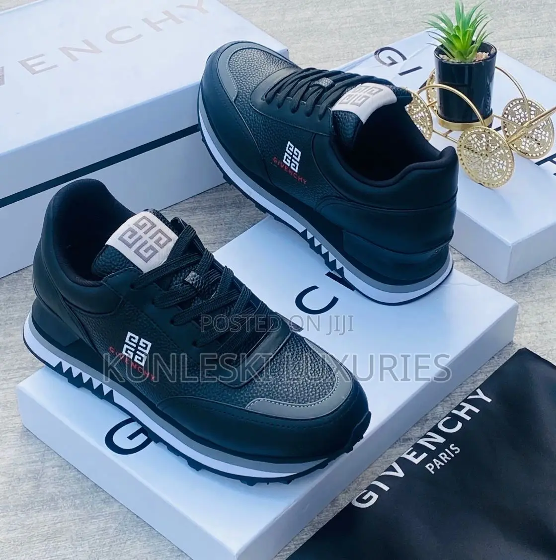 High Quality Givenchy Luxury Lace Up Sneakers Collections for Men