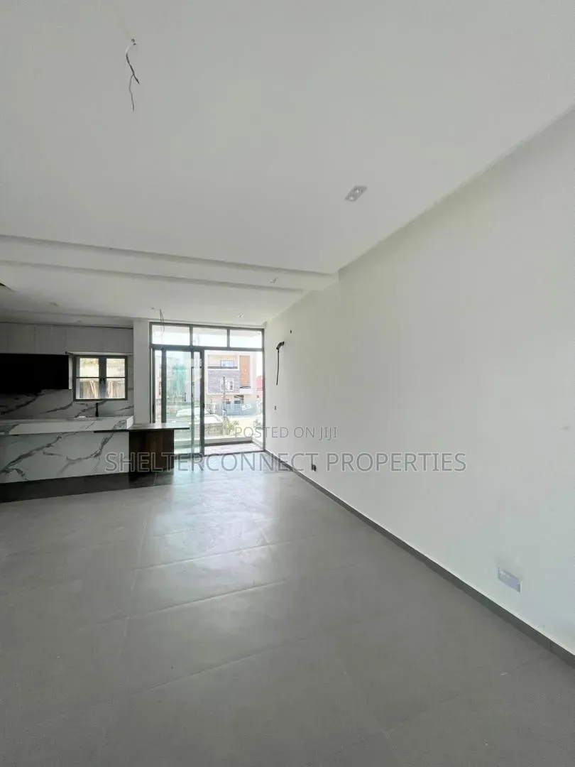 5bdrm Duplex in Lekki Phase 1 for sale