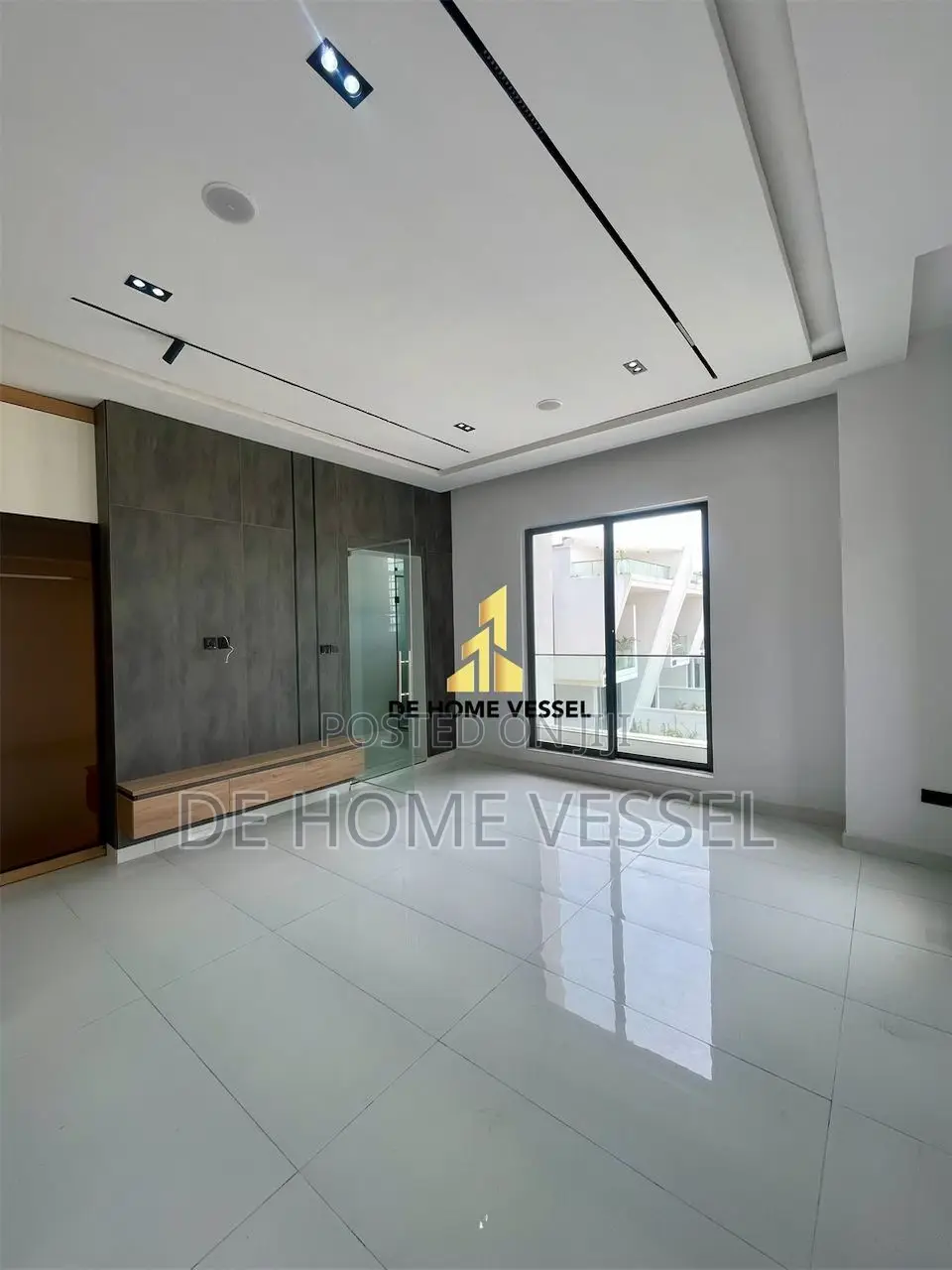 4bdrm Duplex in Ikota for sale