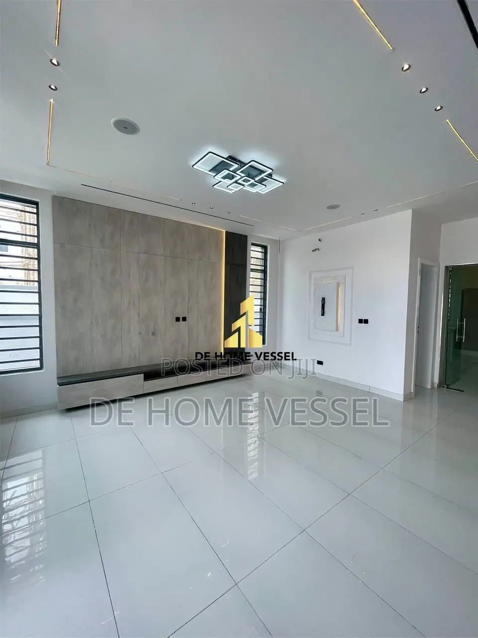 4bdrm Duplex in Ikota for sale