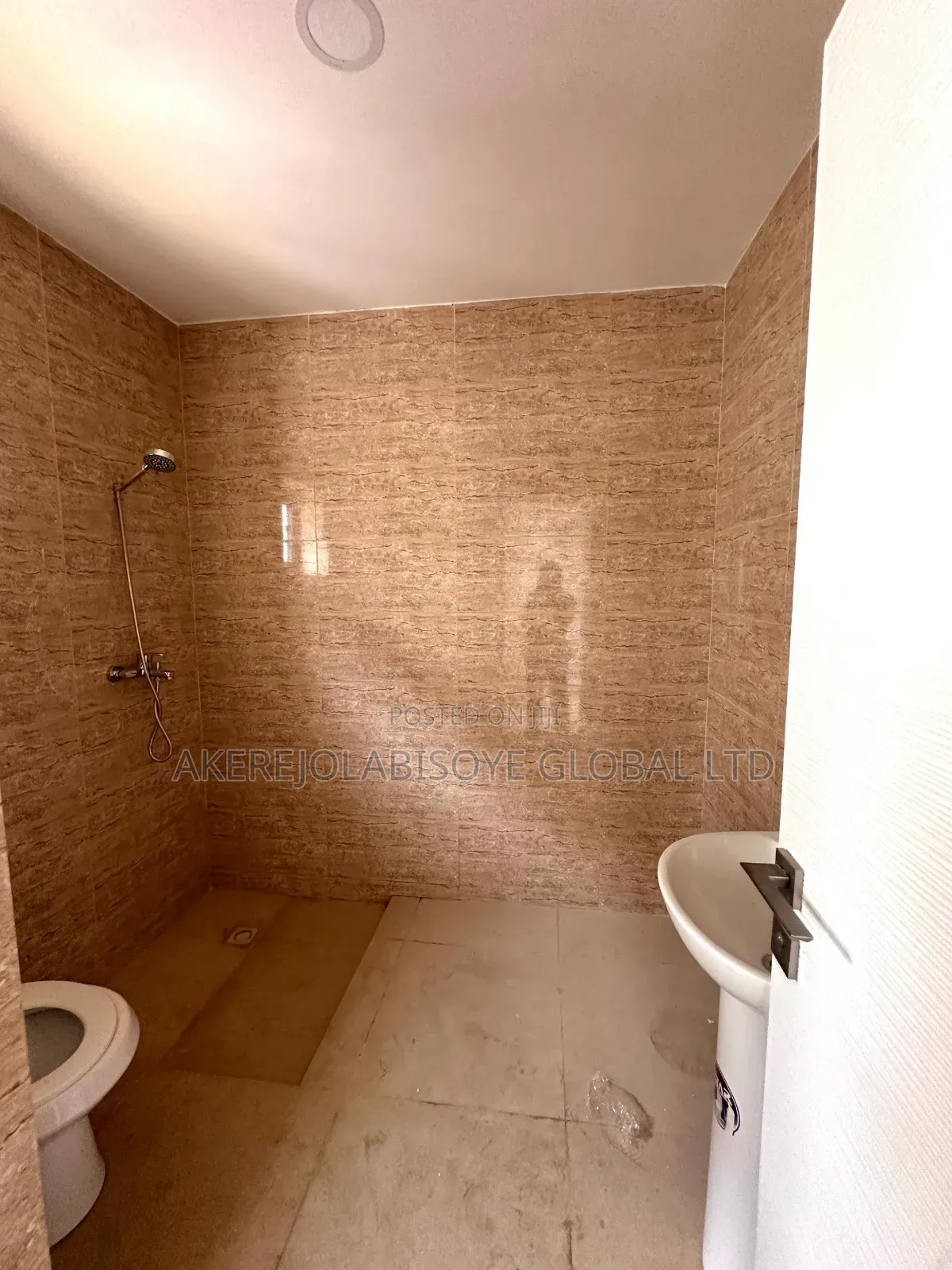 3bdrm Apartment in Jahi Gilmore, Abuja for rent