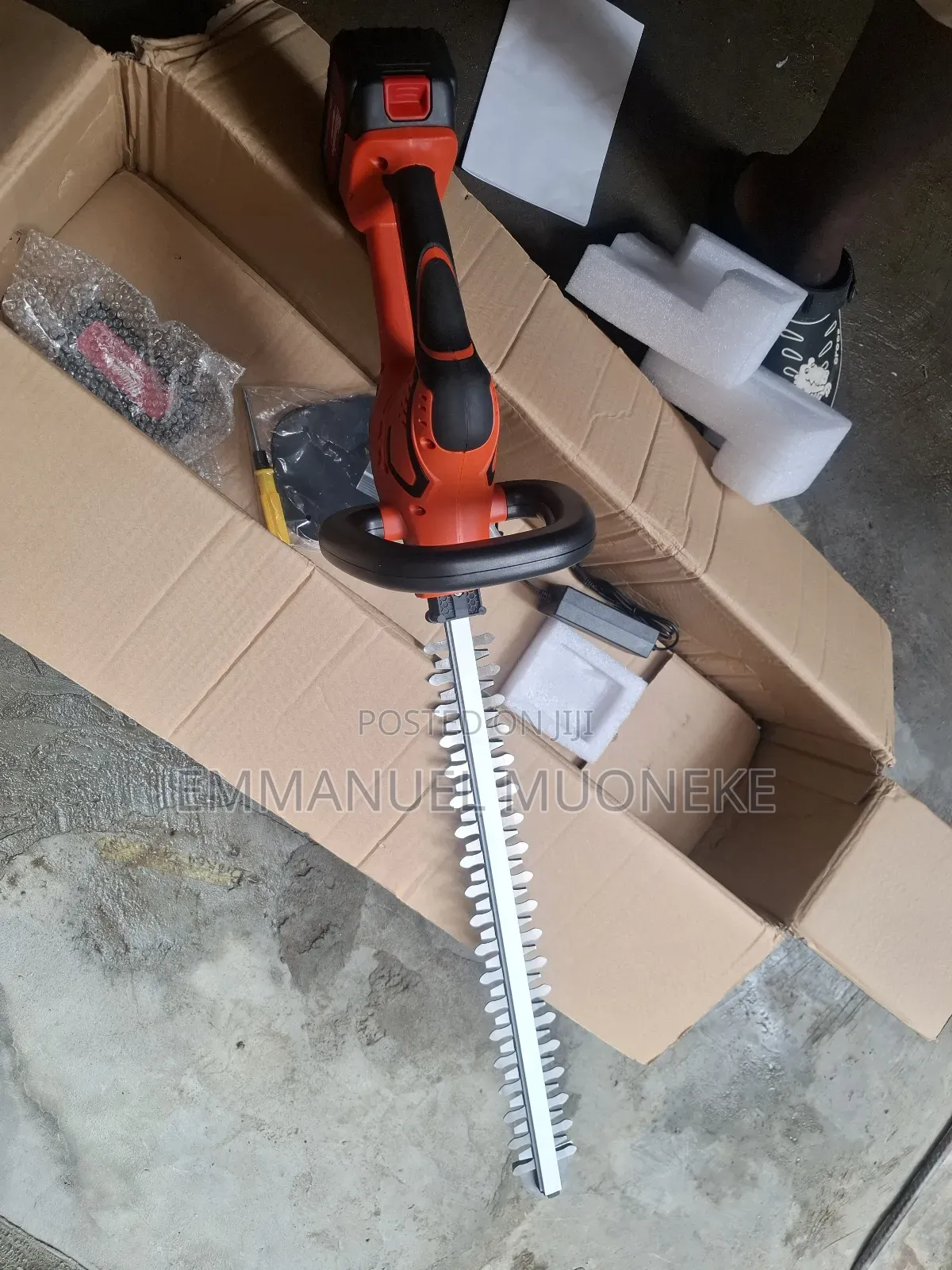Cordless Electric Hedge Trimmer