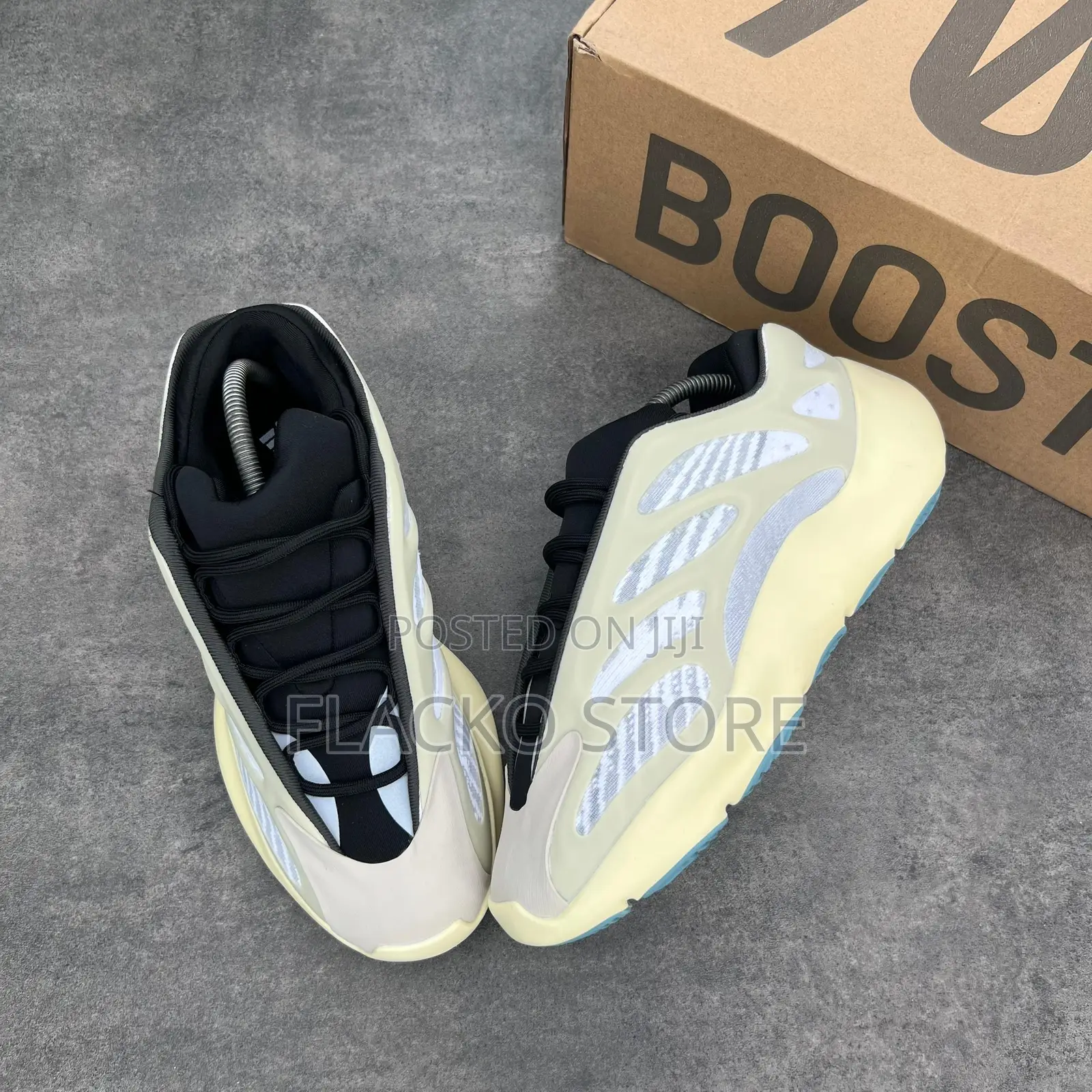 Original Adidas Yeezy 700 V3 Boost Sneakers