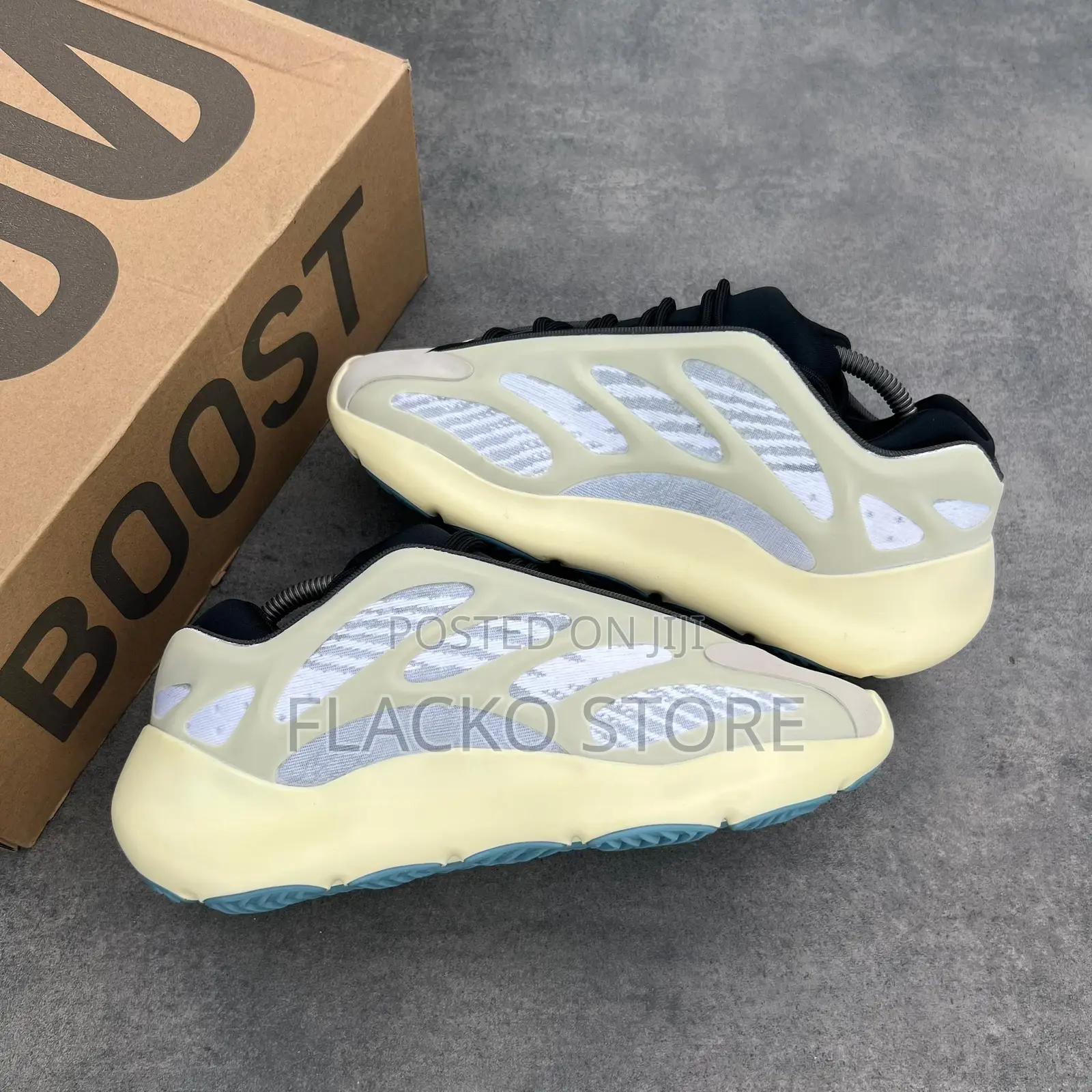 Original Adidas Yeezy 700 V3 Boost Sneakers