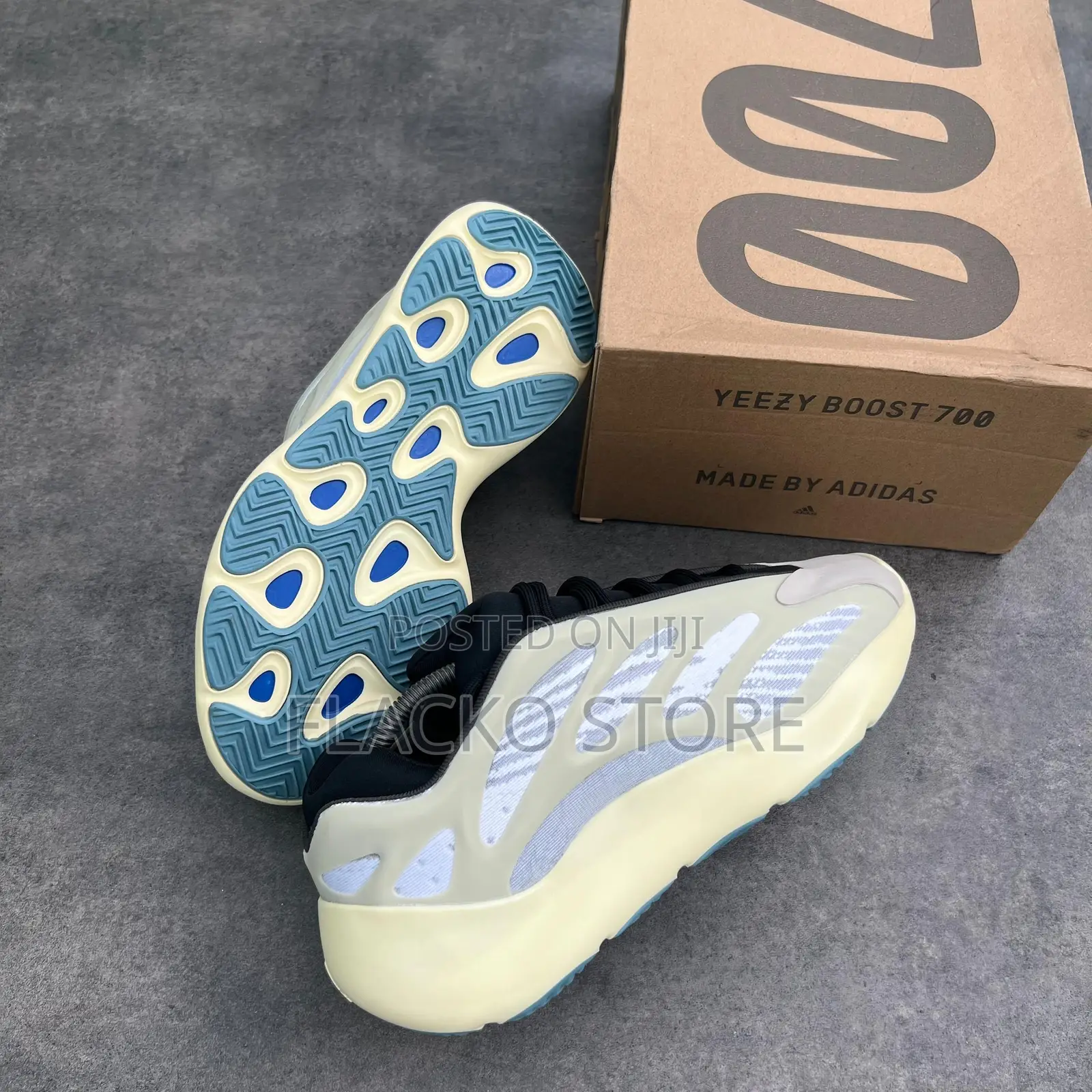 Original Adidas Yeezy 700 V3 Boost Sneakers