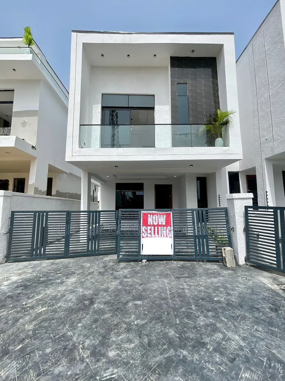 5bdrm Duplex in Lekki Expressway for sale