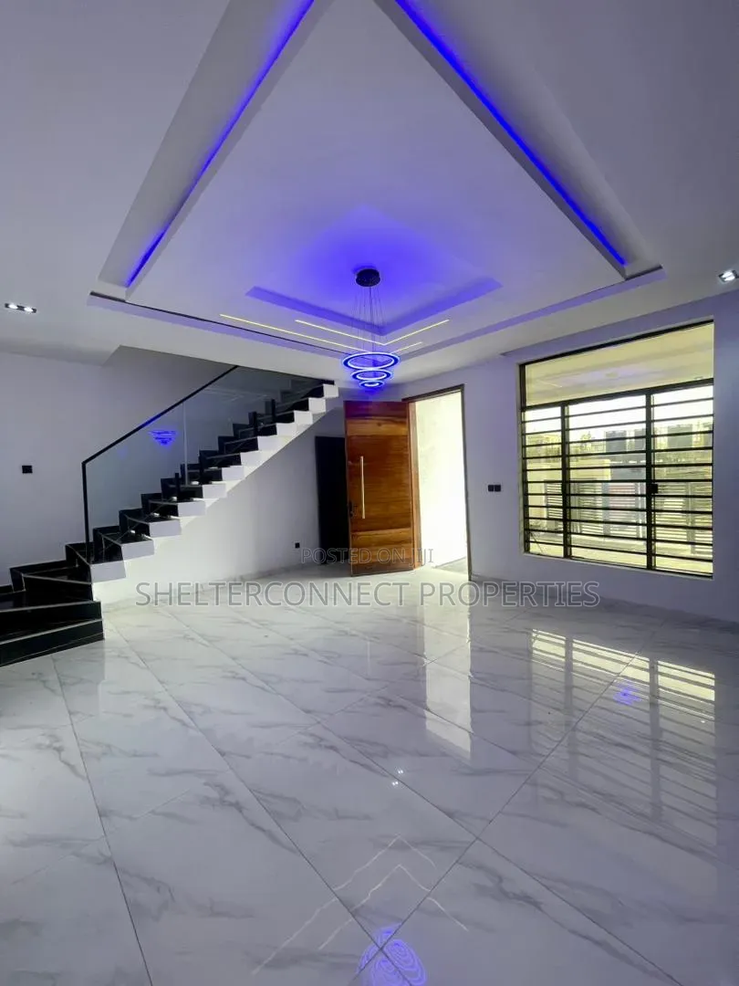 5bdrm Duplex in Lekki Expressway for sale