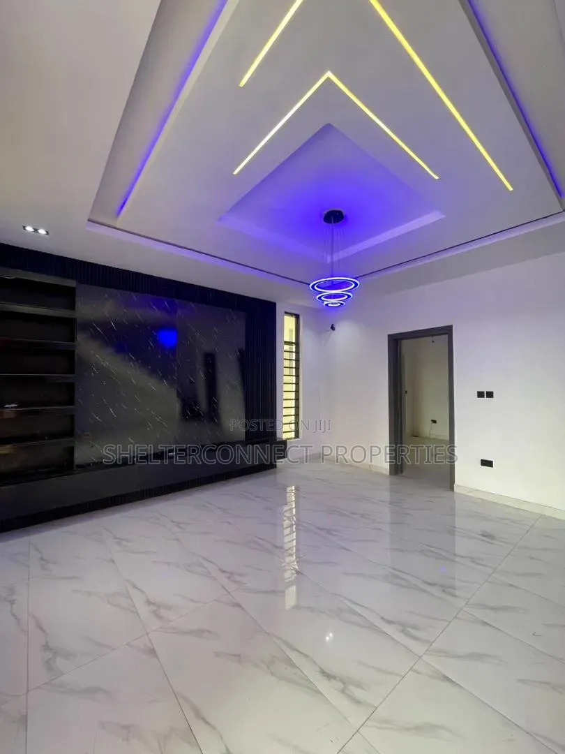5bdrm Duplex in Lekki Expressway for sale