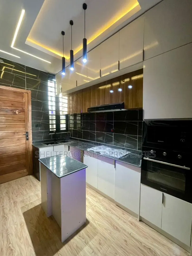 5bdrm Duplex in Lekki Expressway for sale