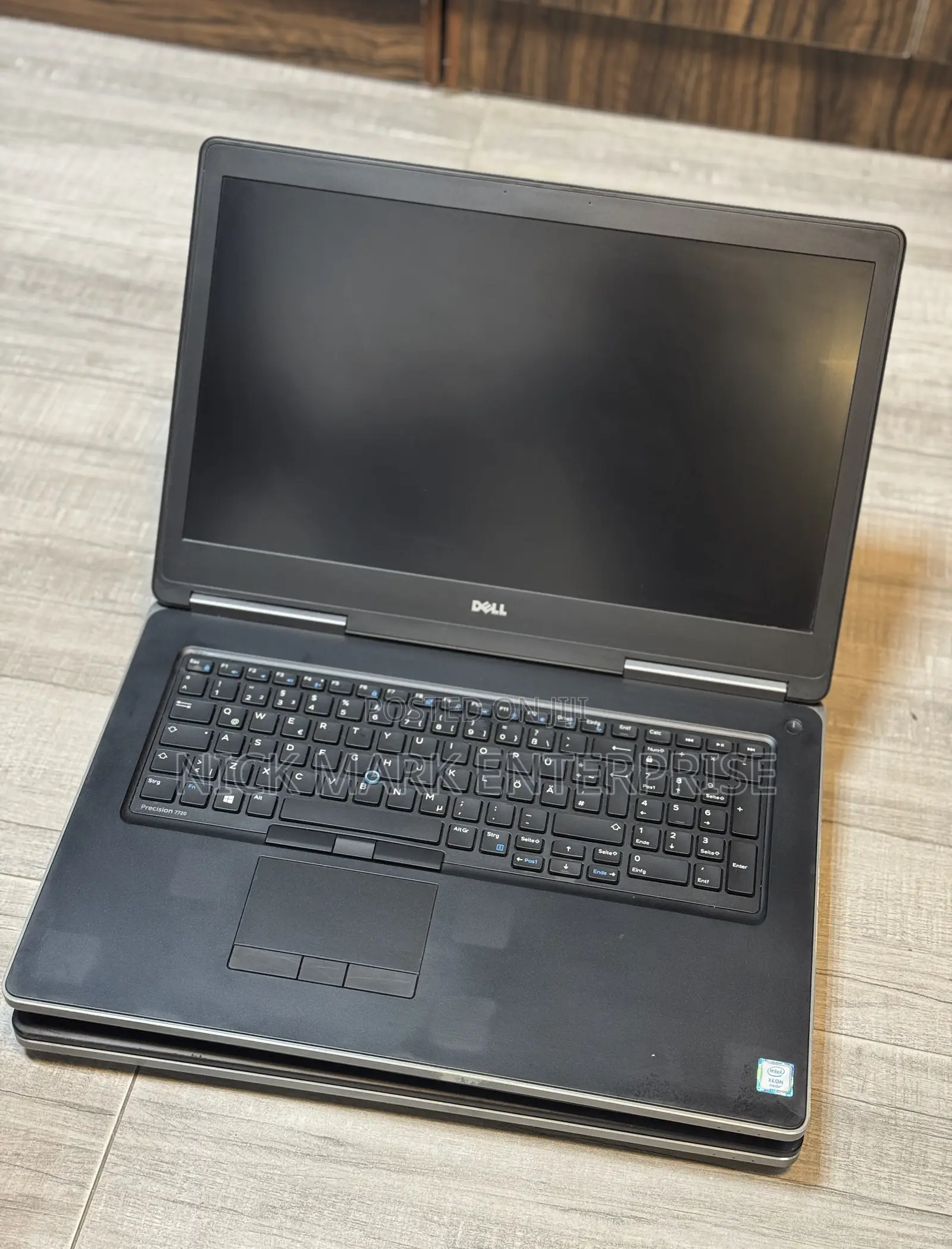 Laptop Dell Precision 7720 16GB Intel Xeon SSD 512GB