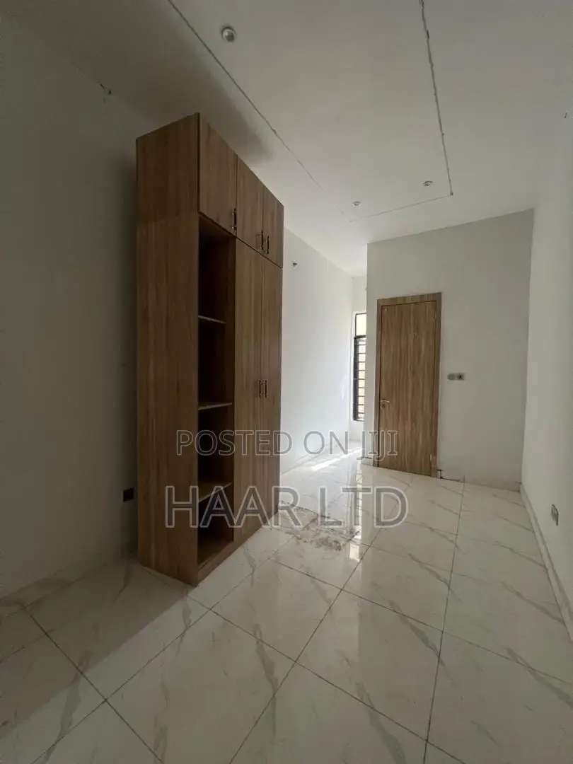 4bdrm Duplex in Ikota for rent