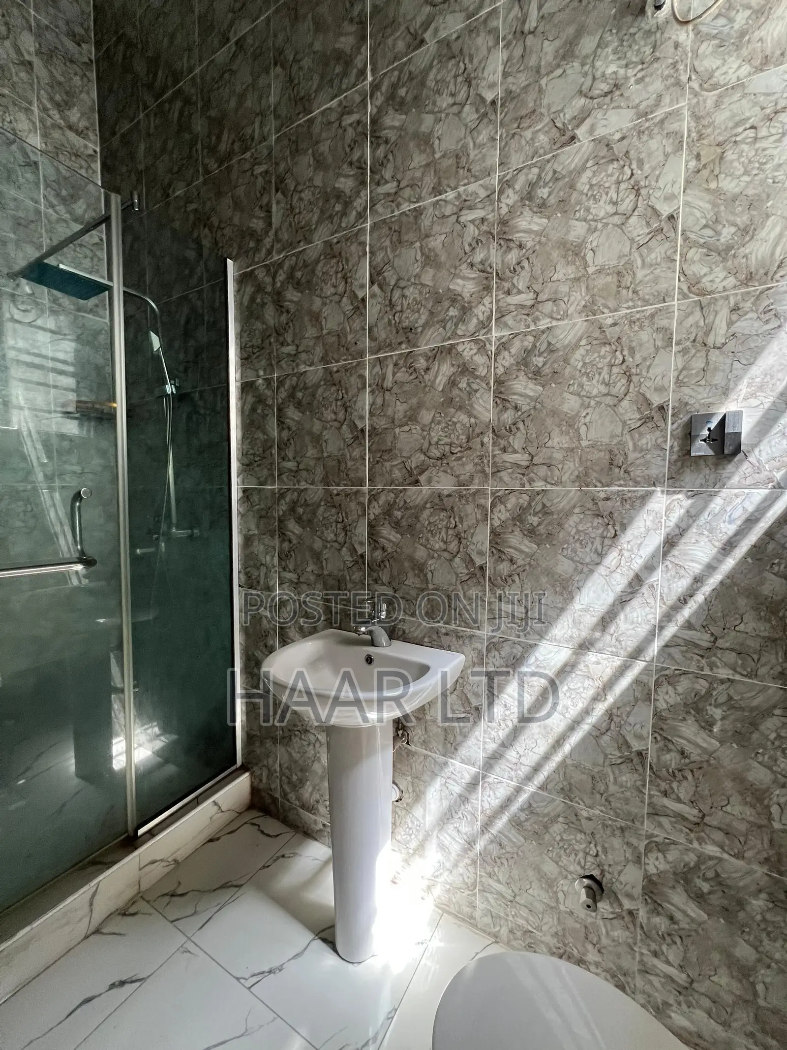4bdrm Duplex in Lekki Phase 2 for rent