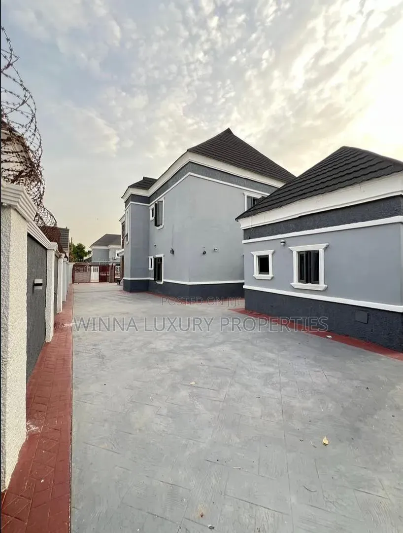 4bdrm Duplex in Super Cell, Apo District for sale