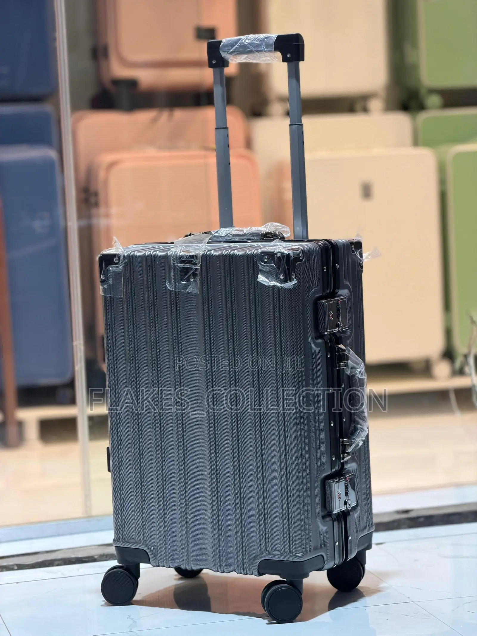 Cabin Size (20 Inches) Luggage Box