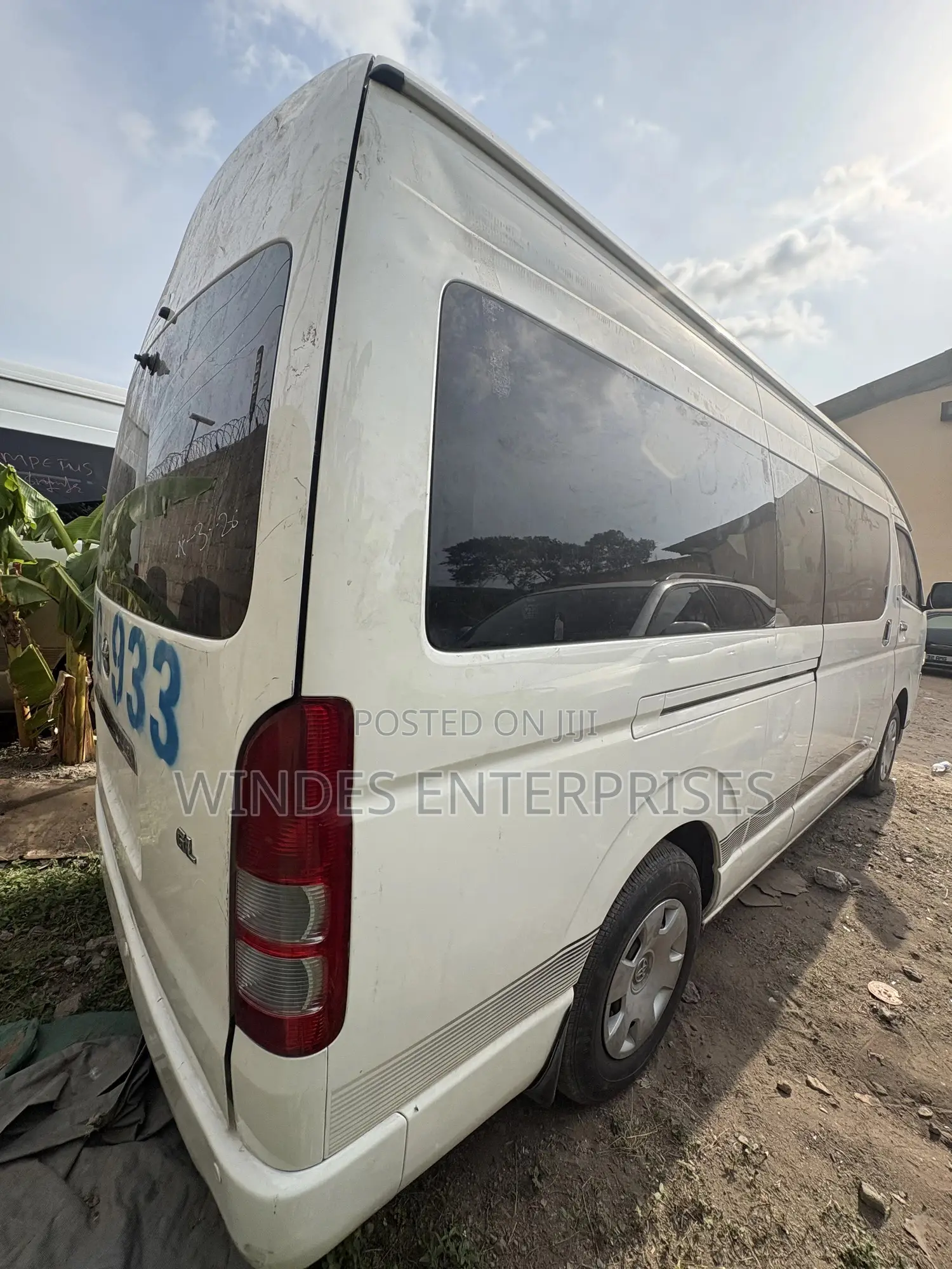Toyota HiAce 2010 White