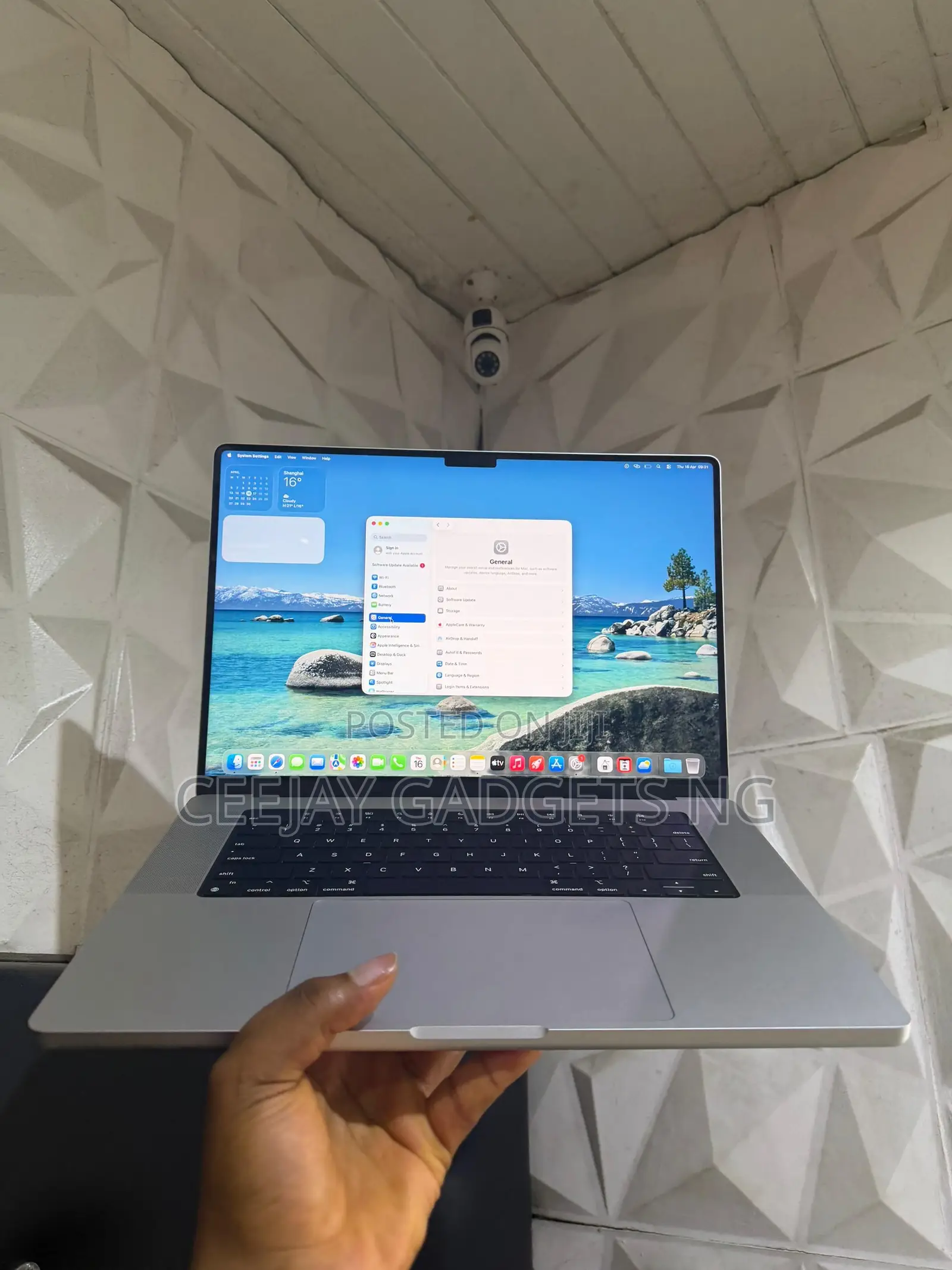 Apple MacBook Pro 2023 M3 Pro 16-inch 18GB Apple M3 Pro SSD 512GB