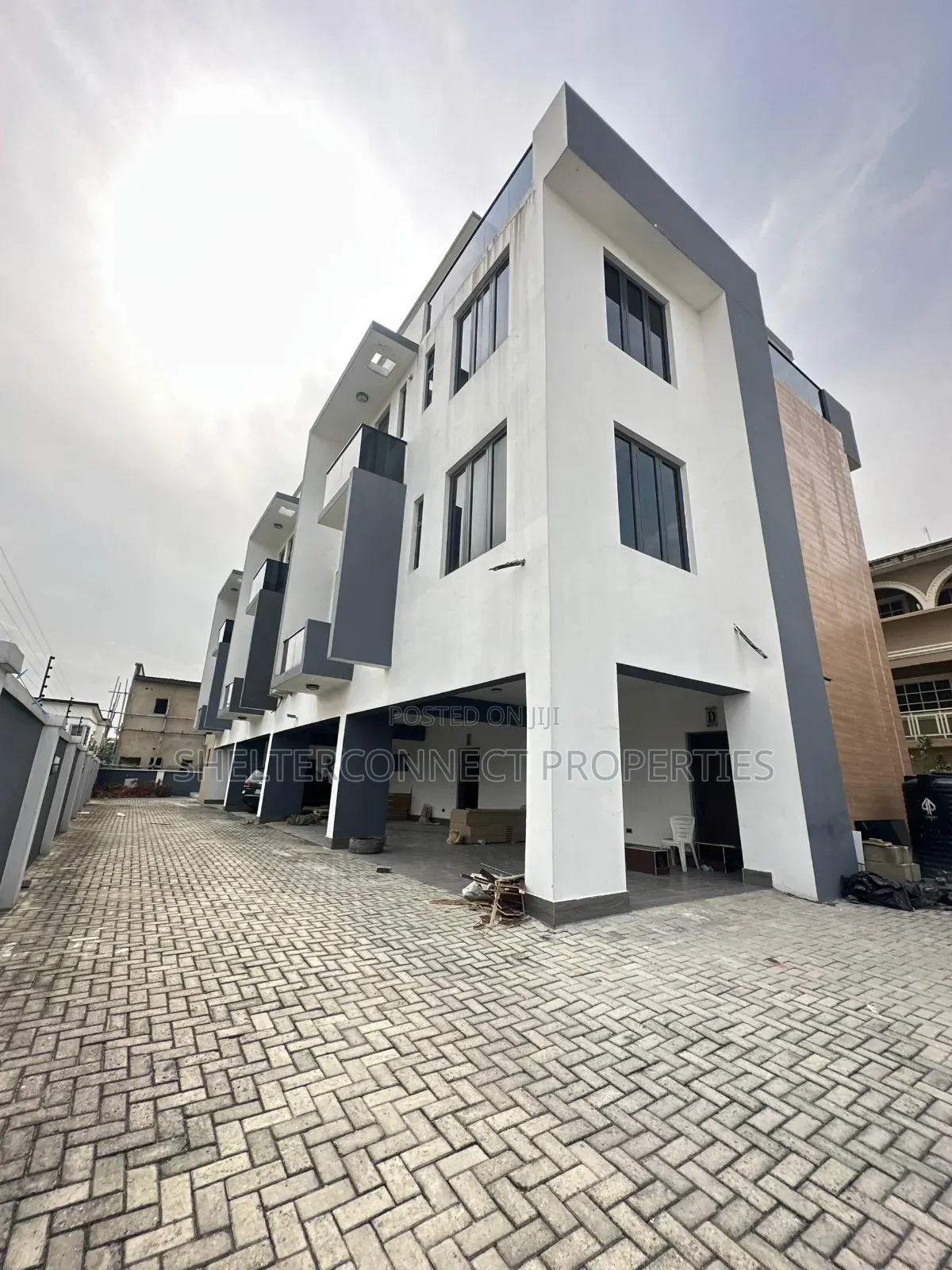 4bdrm Apartment in Thomas Estate for sale