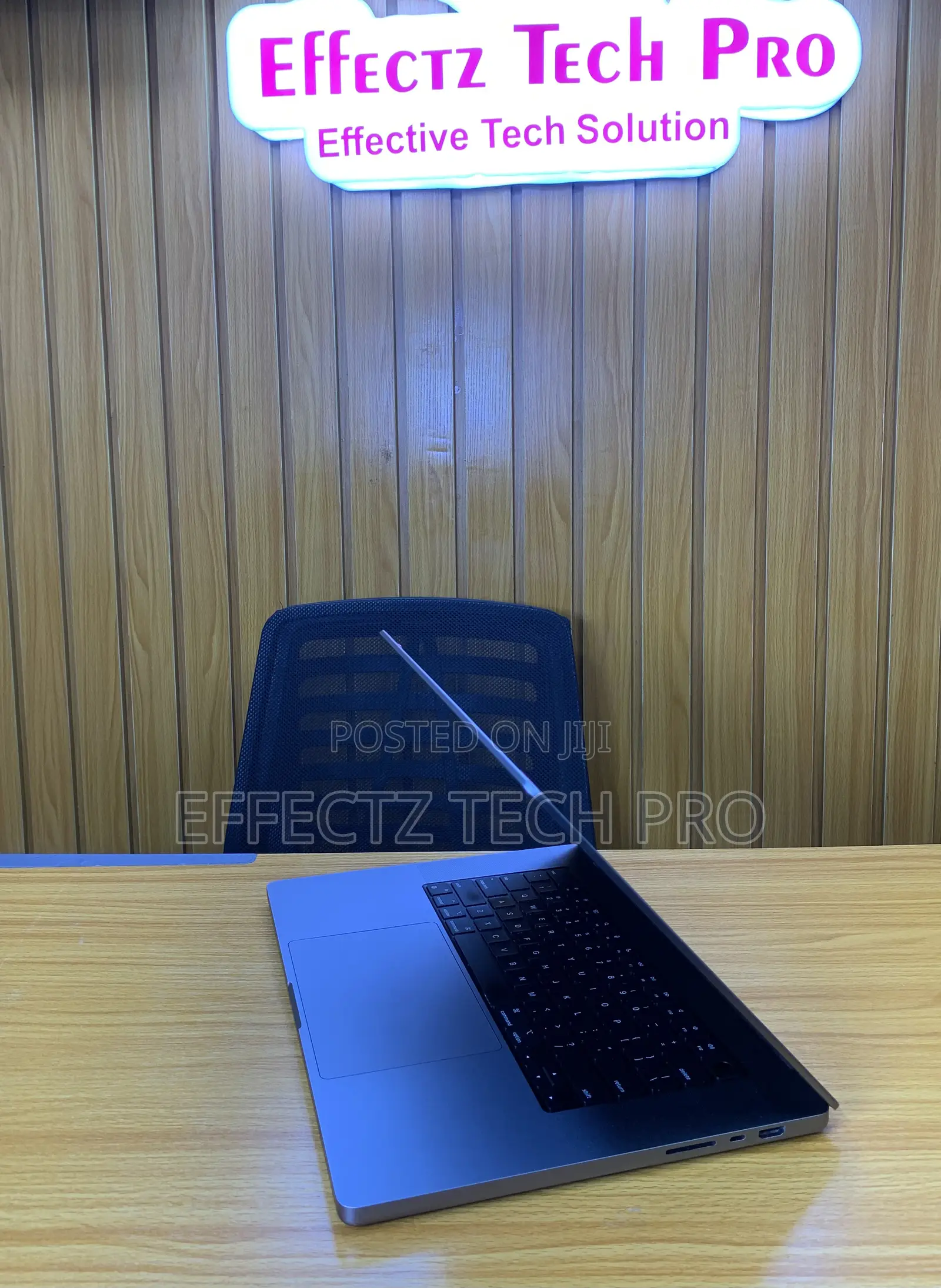 Laptop Apple MacBook Pro 2023 M2 Max 16-inch 32GB Apple M2 SSD 512GB