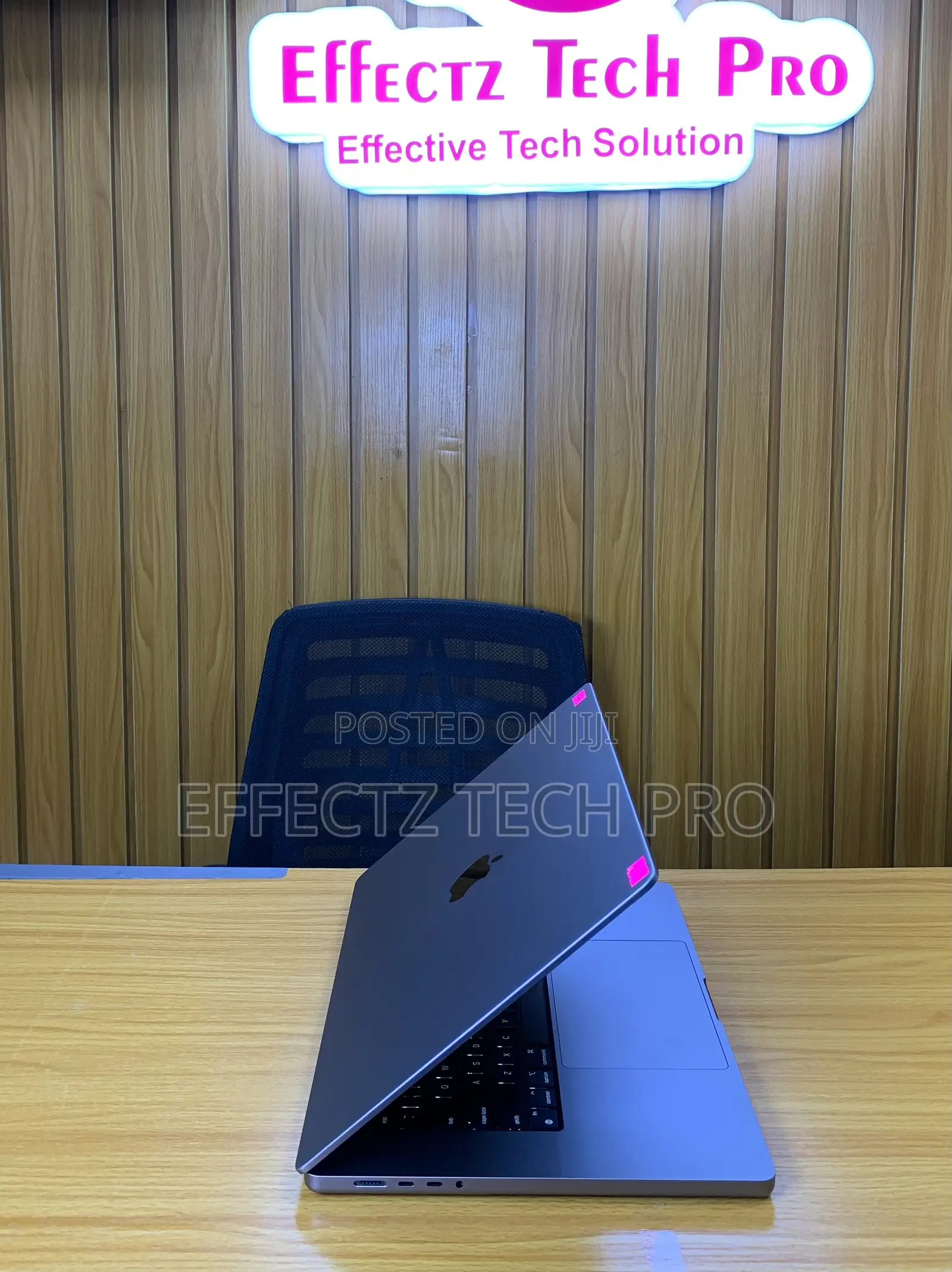 Laptop Apple MacBook Pro 2023 M2 Max 16-inch 32GB Apple M2 SSD 512GB