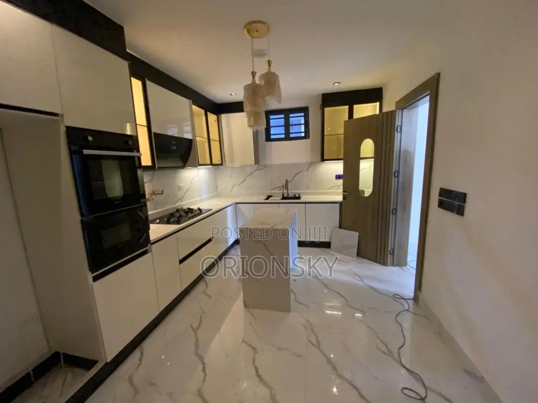 Furnished 2bdrm Apartment in Lekki for sale