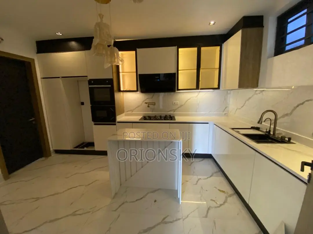 Furnished 2bdrm Apartment in Lekki for sale
