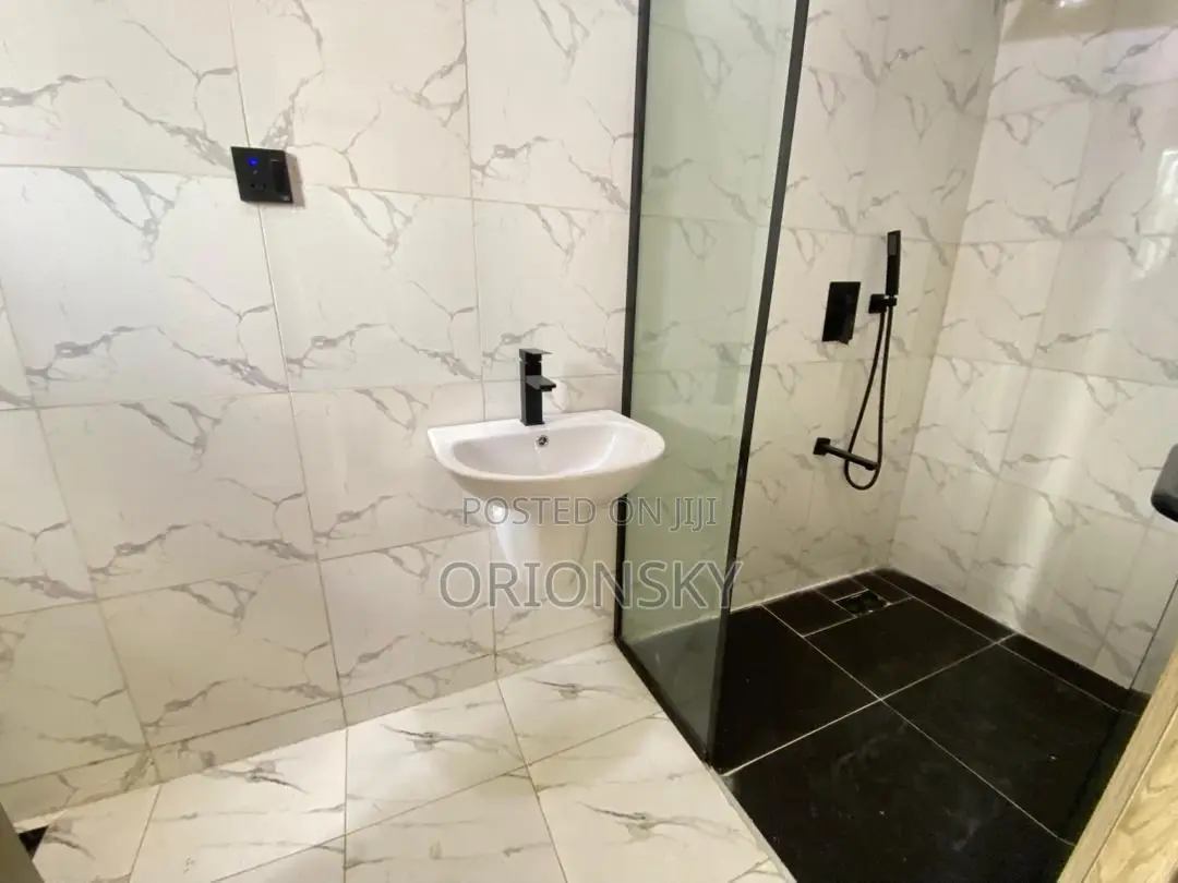 Furnished 2bdrm Apartment in Lekki for sale